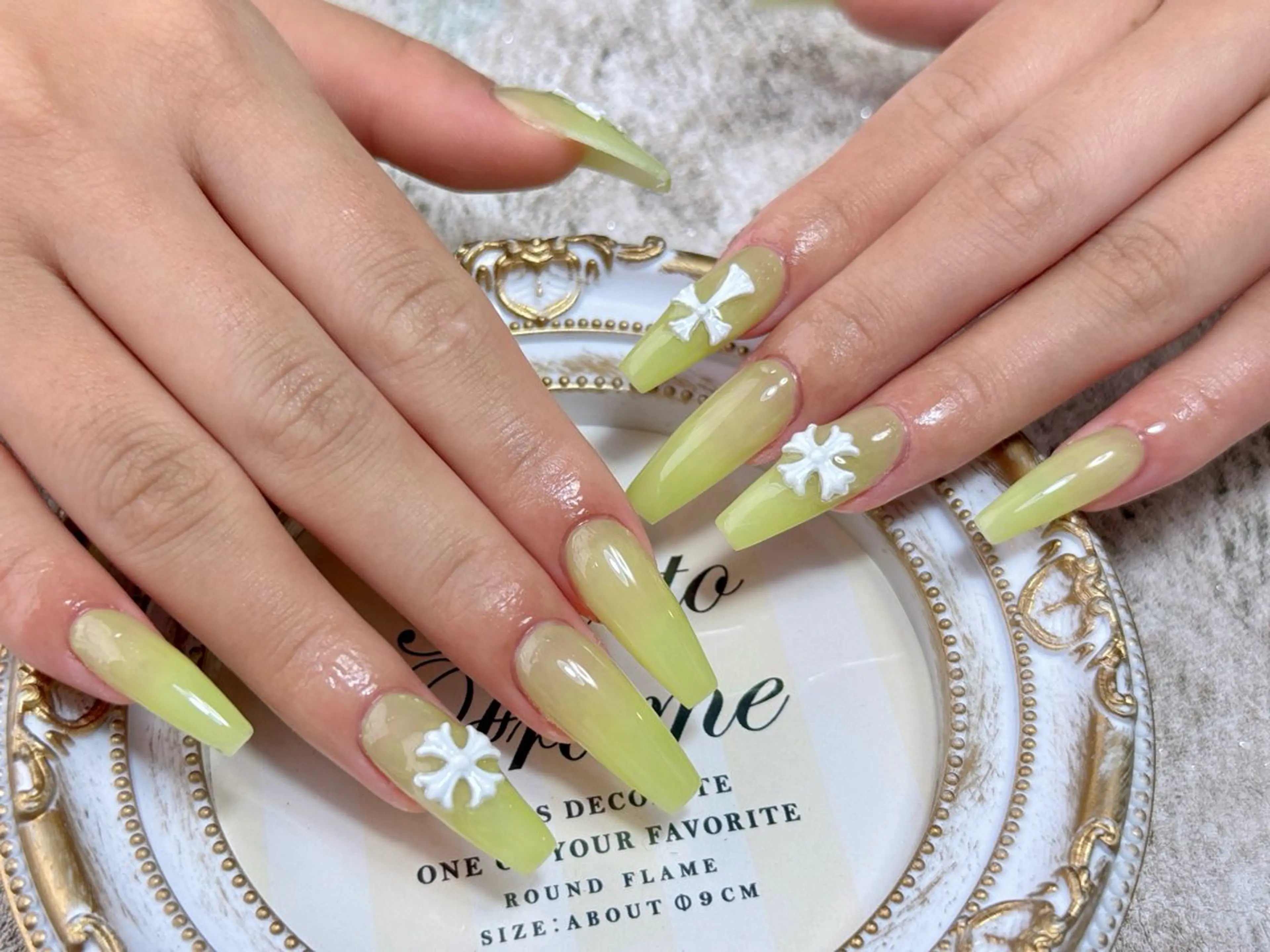 ネイル アートネイル チークネイル フレンチネイル ガーリー ガラスフレンチ Rola kira nail salon所属・麗 レイのネイルデザイン