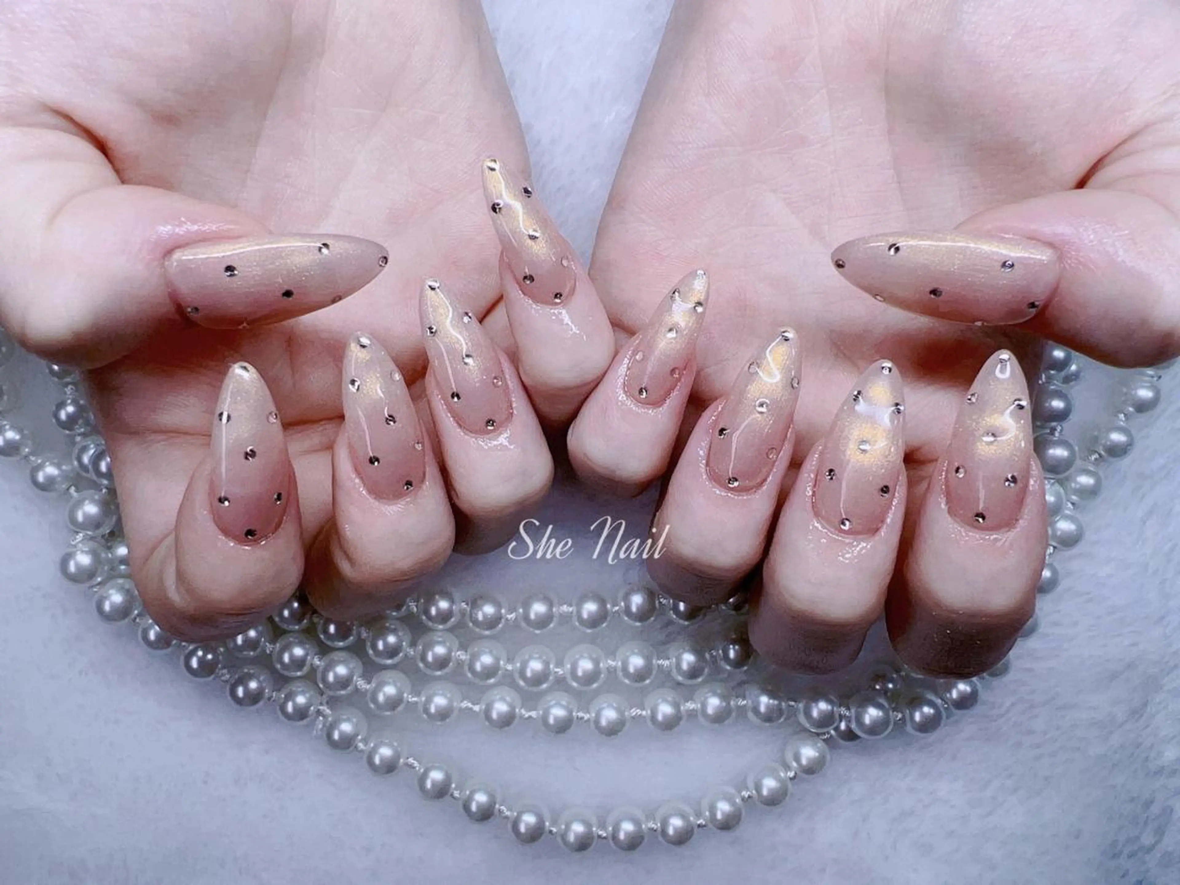 ネイル チークネイル 長さ出し フレンチネイル マグネットネイル ミラーネイル ハンドネイル She   Nail所属・ISA_ BELLAのネイルデザイン