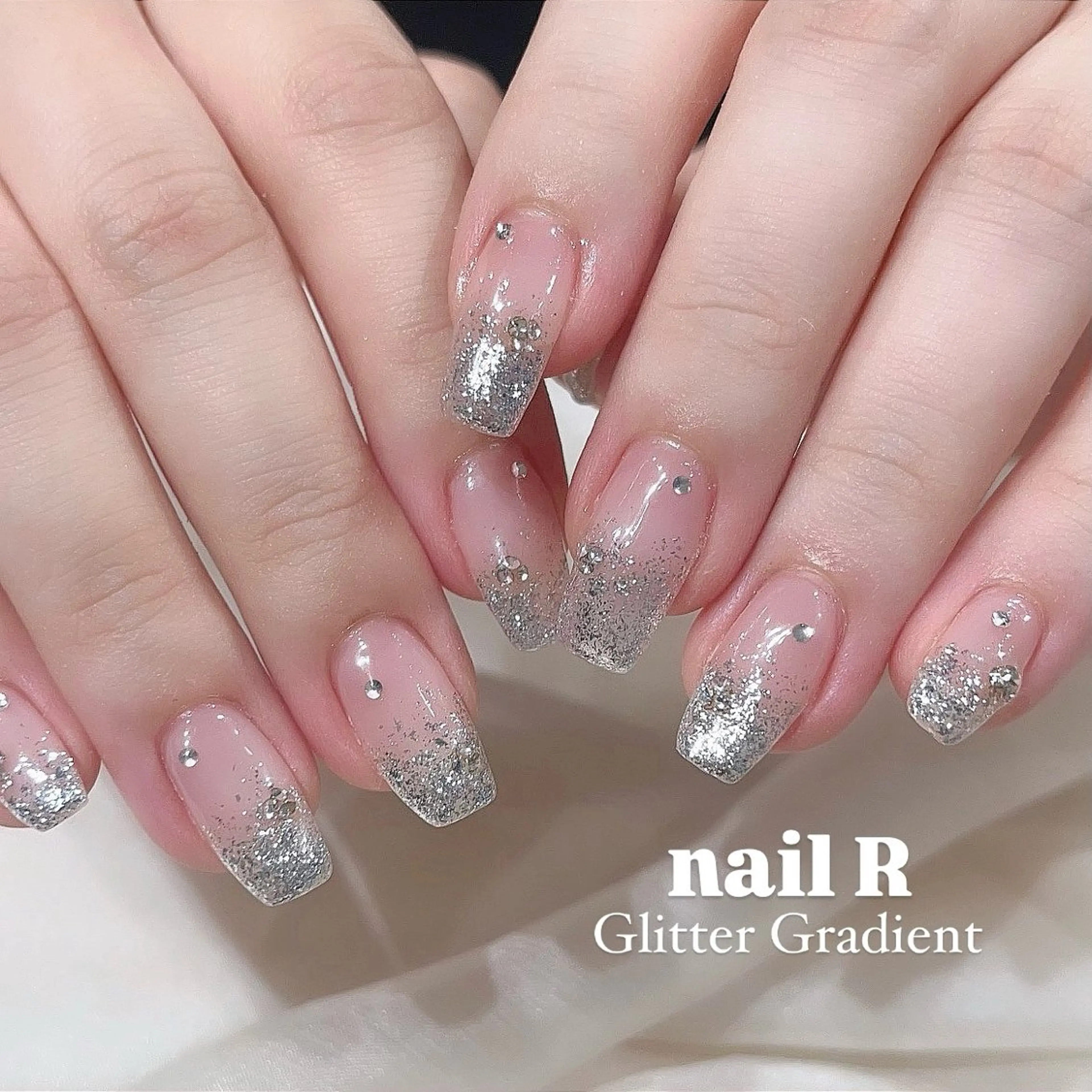 ネイル グラデーション ラメ(グリッター) ラメグラデーション ハンドネイル NAILR rina 🎀ིྀ恵比寿のネイルデザイン