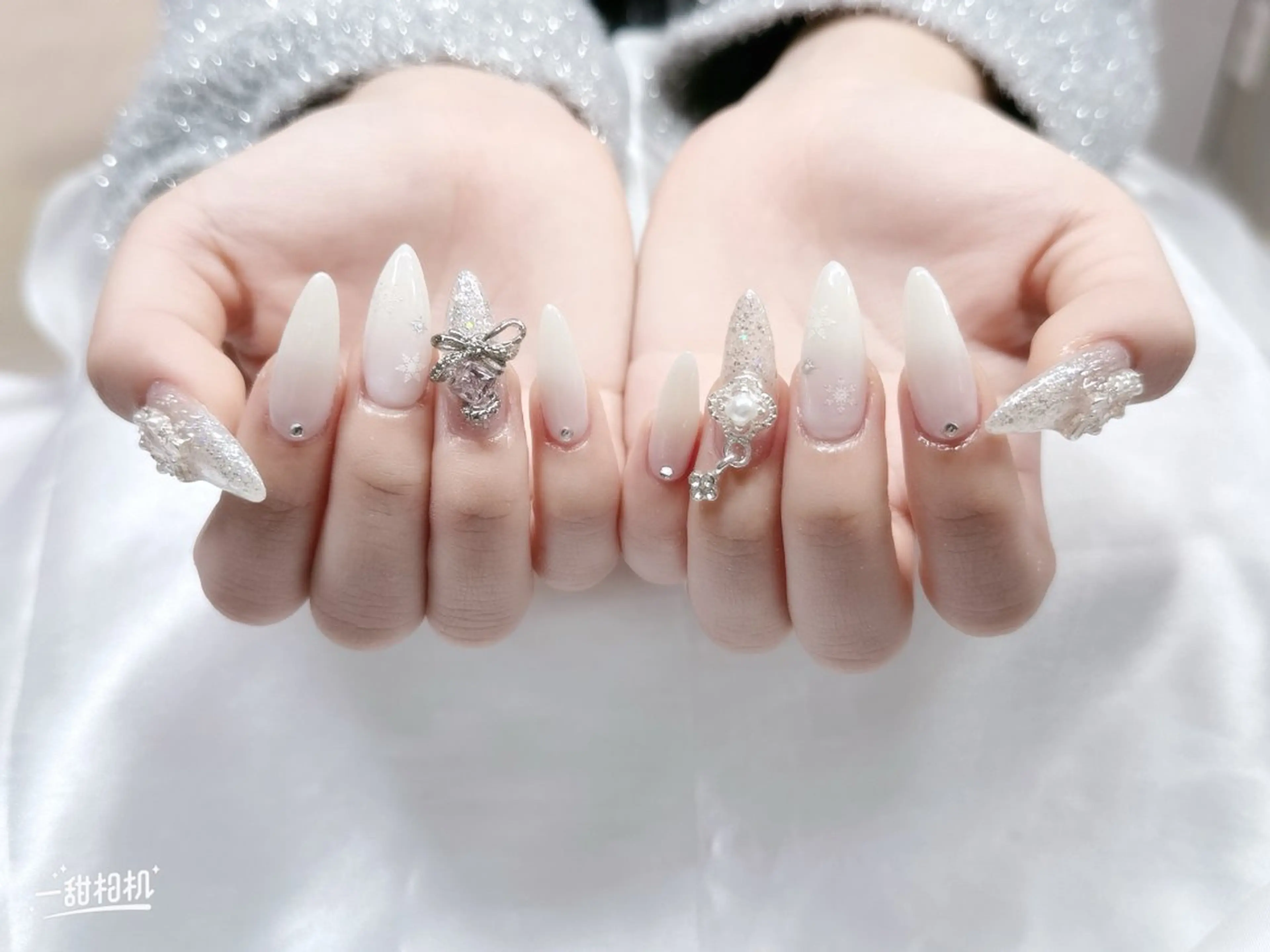 ネイル フットネイル ジェルネイル 韓国ネイル マグネットネイル 持ち込み ハンドネイル Akiko ネイルサロン所属・AKIKO ネイルサロンのネイルデザイン