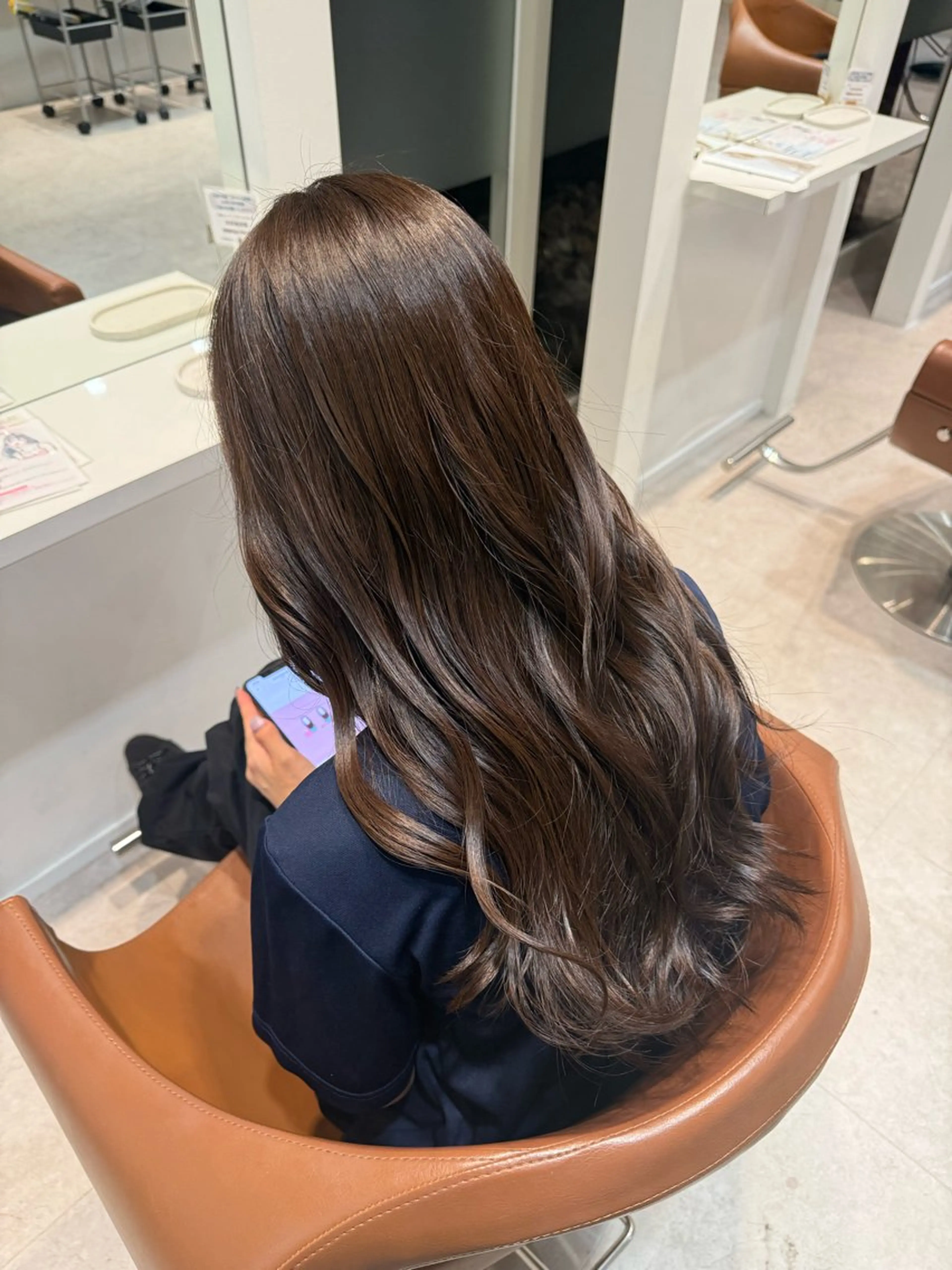 ロング カラー ヘアカラー ヒナ子🦋 ブリーチカラーのヘアスタイル