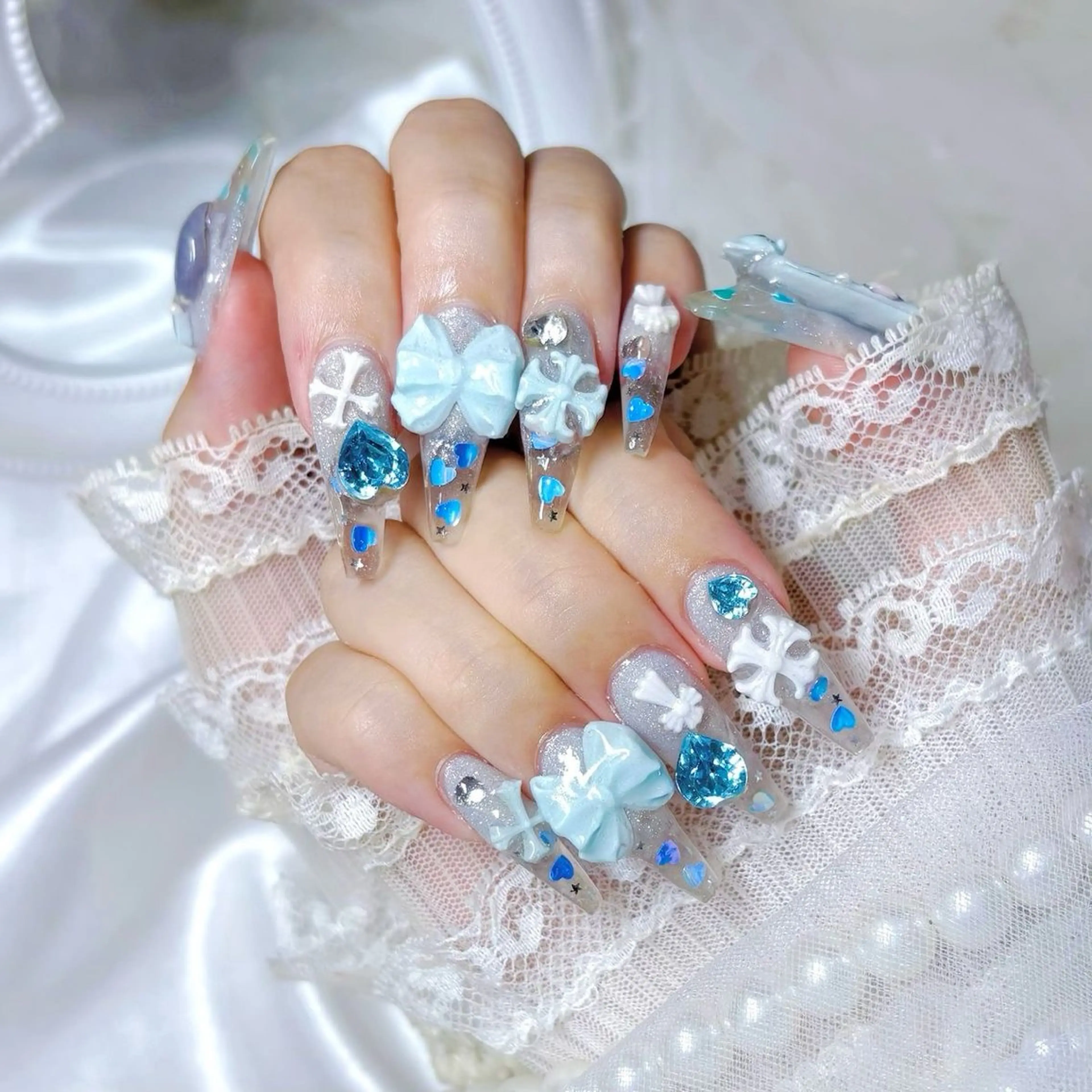 ネイル フットネイル フレンチネイル グラデーション キラキラネイル マグネットネイル ハンドネイル Lina nail Lina nailのネイルデザイン
