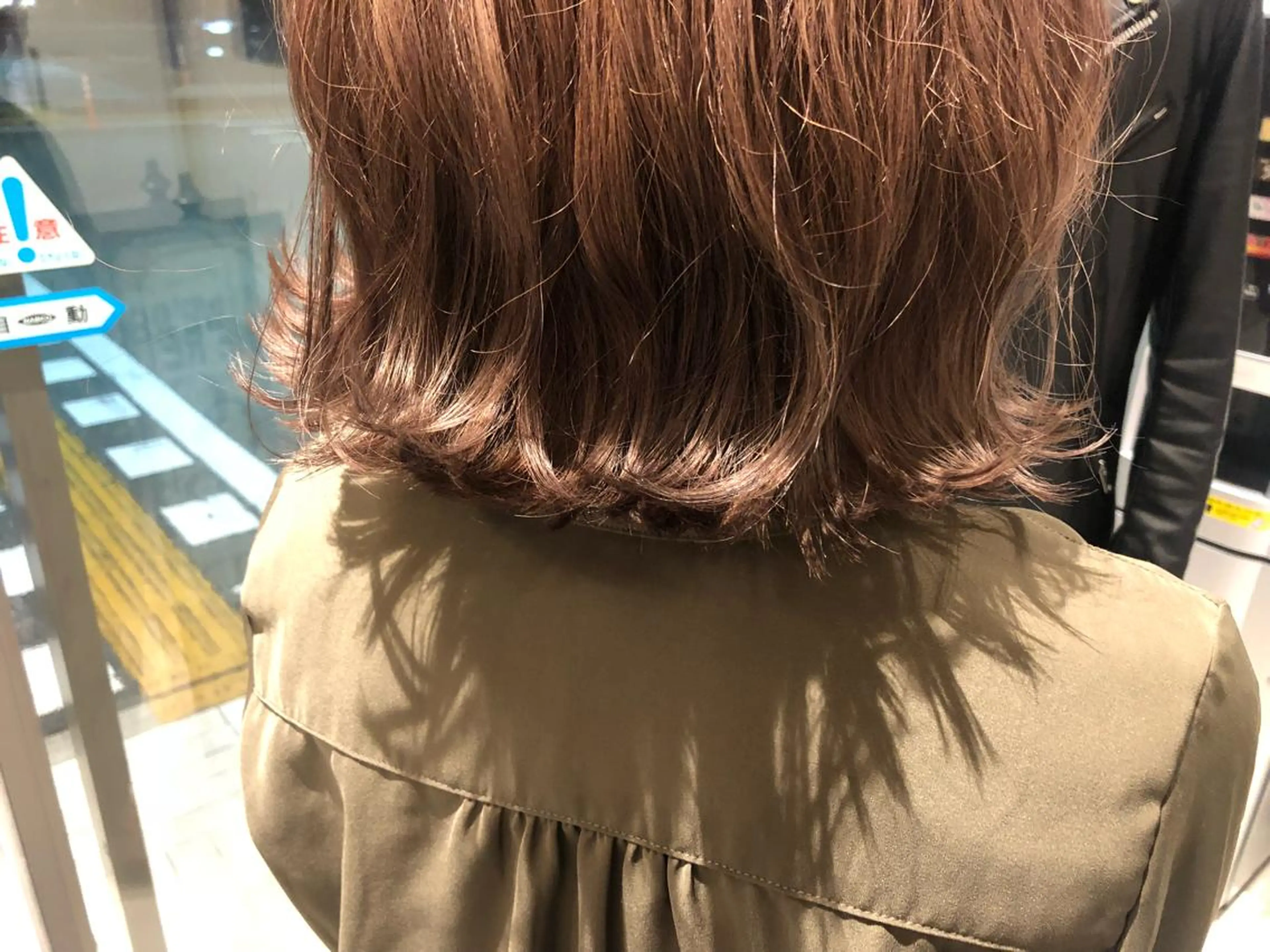ミディアム カラー 畠山 華奈のヘアスタイル
