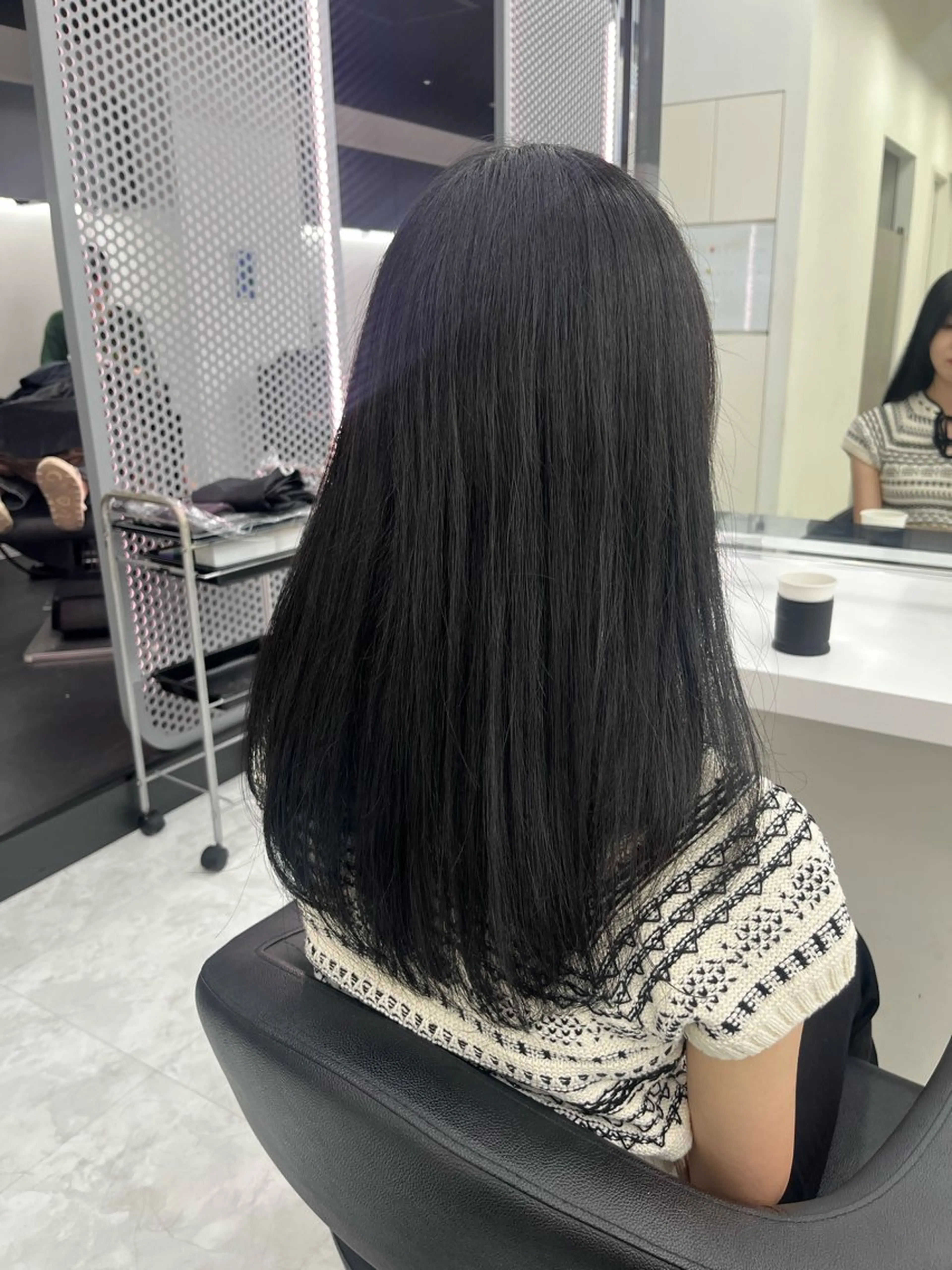 ロング カラー ダークグレー ダークグレージュ グレージュ ヘアカラー トリートメント 💖トレンド秋冬 カラー💖FUTAのヘアスタイル