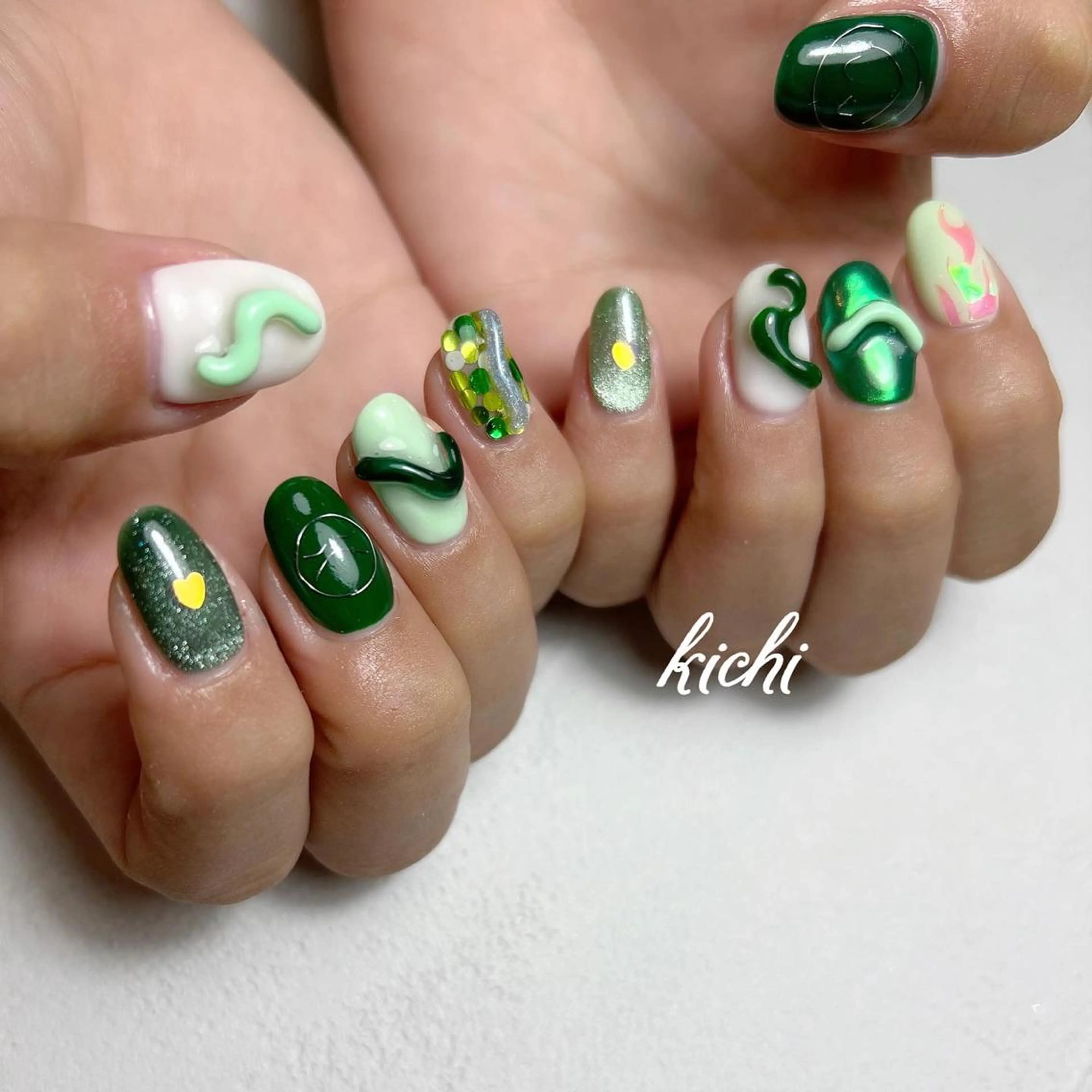 ネイル ジェルネイル グリーン 持ち込み ニュアンスネイル パラジェル kichi･:* みじゅのネイルデザイン