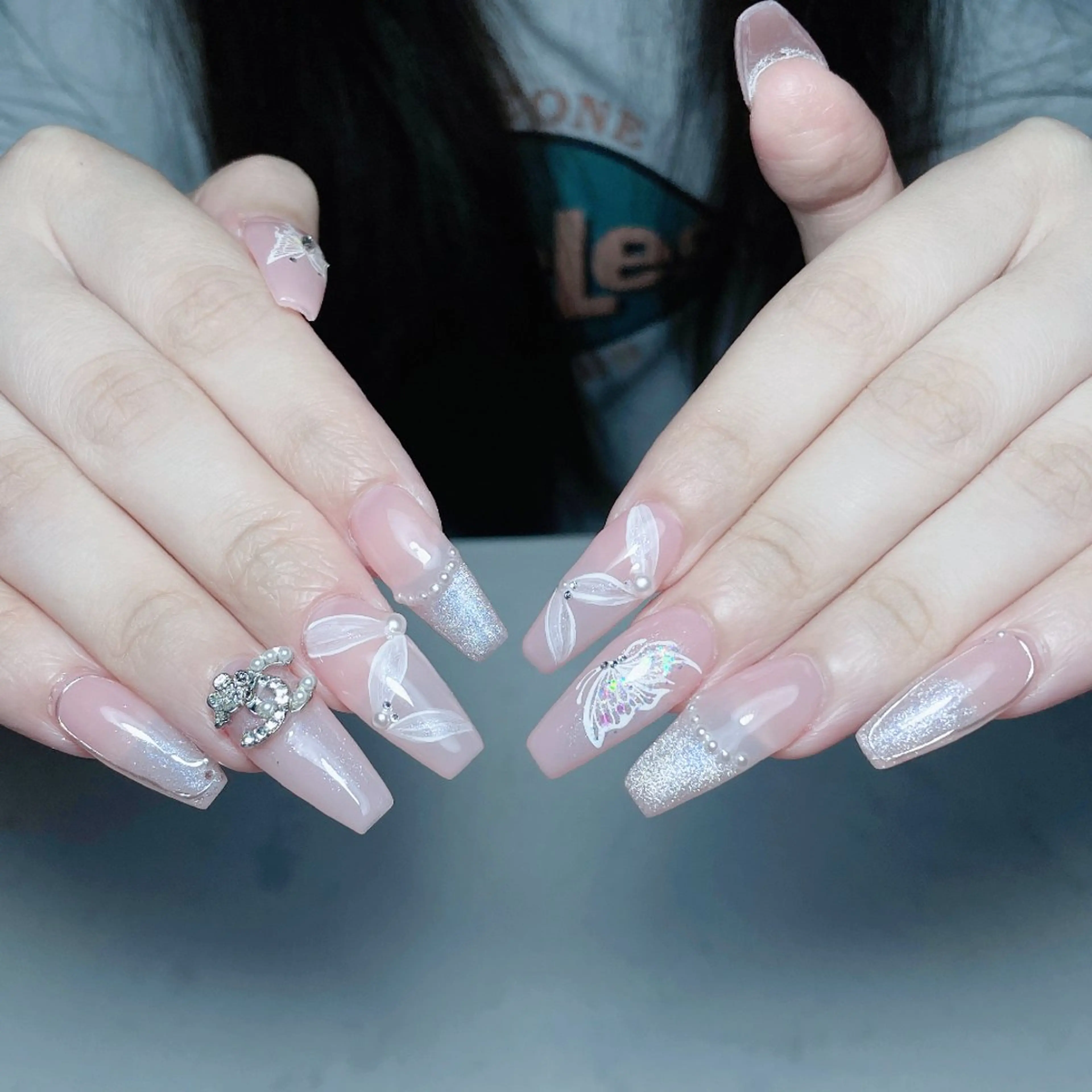 ネイル オーロラネイル 成人式 フレンチネイル ハート 韓国ネイル ハンドネイル MELODY BEAUTY SALON所属・Melody  スカルプ専門店のネイルデザイン
