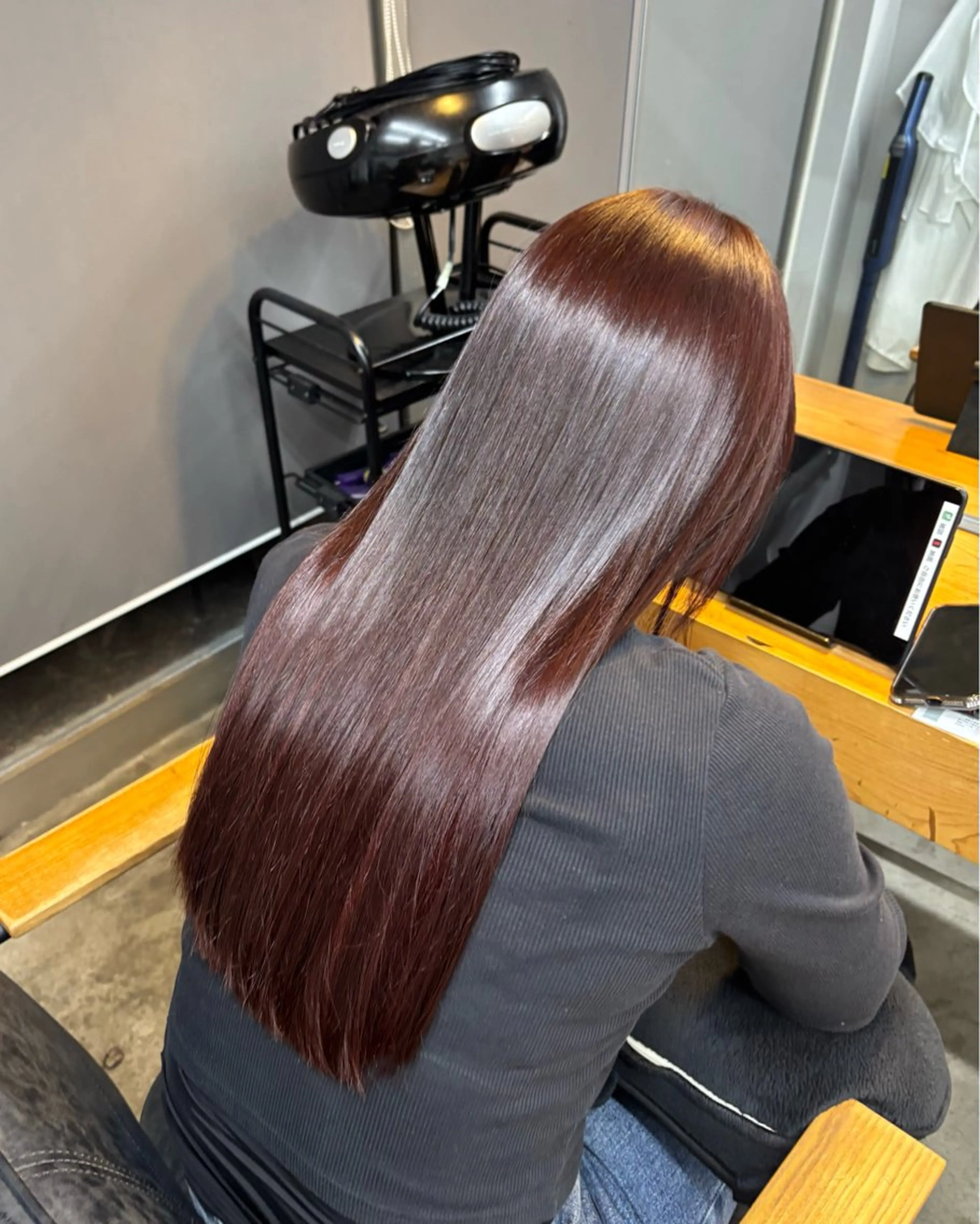 カラー ROCCOeast AKARIのヘアスタイル