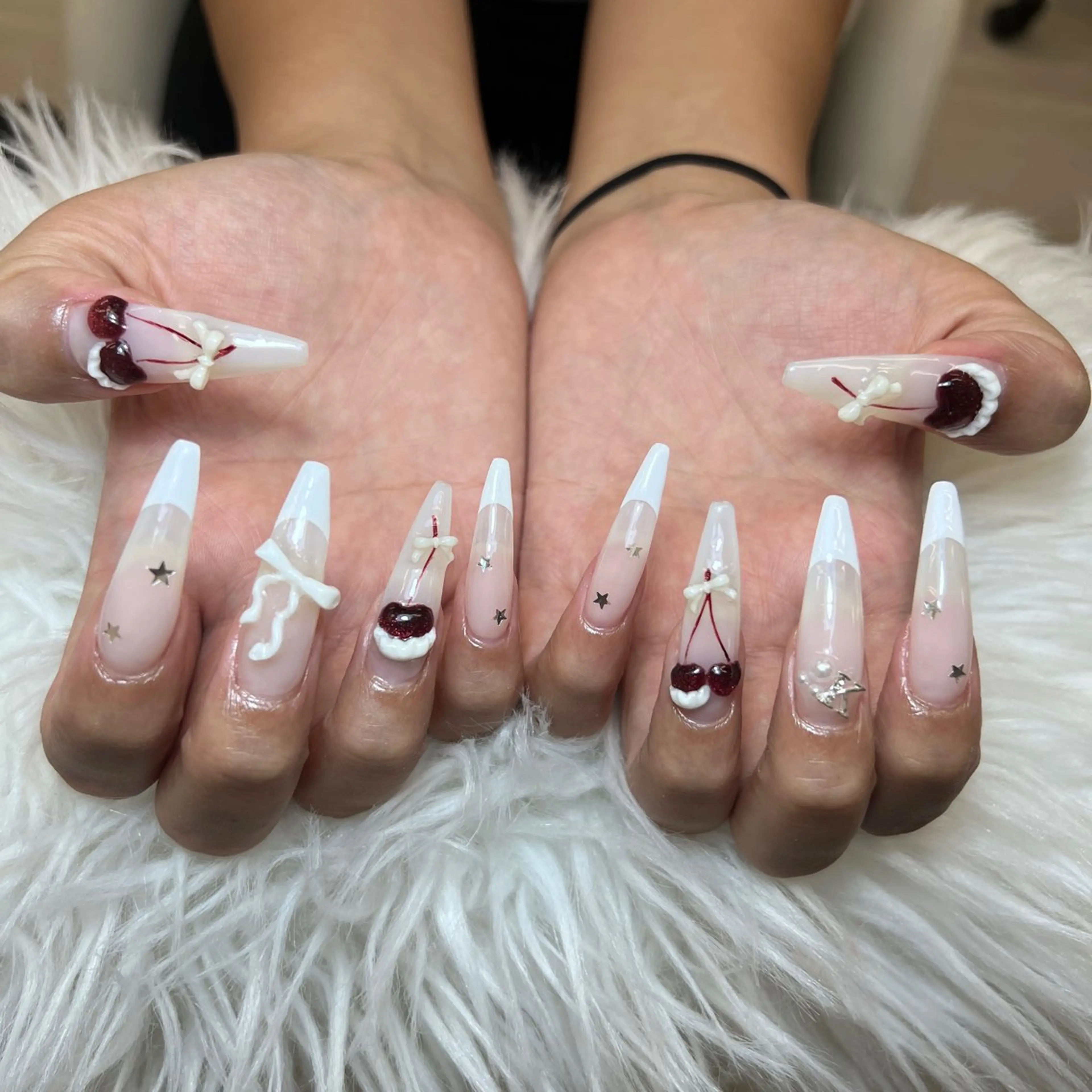 ネイル アートネイル オーロラネイル チークネイル 長さ出し フットネイル ハンドネイル ハンドケア Noiranail_ studioのネイルデザイン