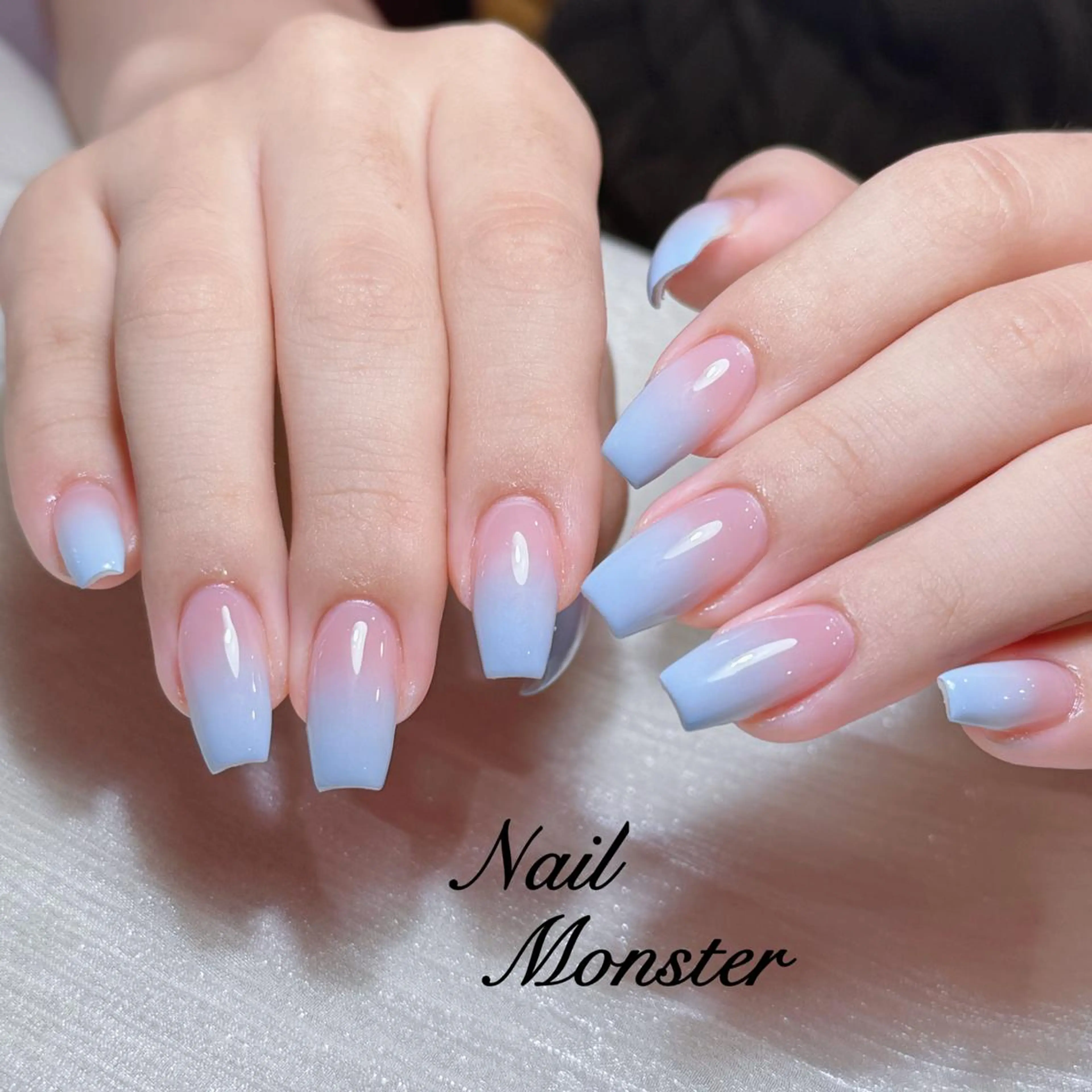 ミディアム ハンドネイル ハンドケア Nail Monsterのネイルデザイン