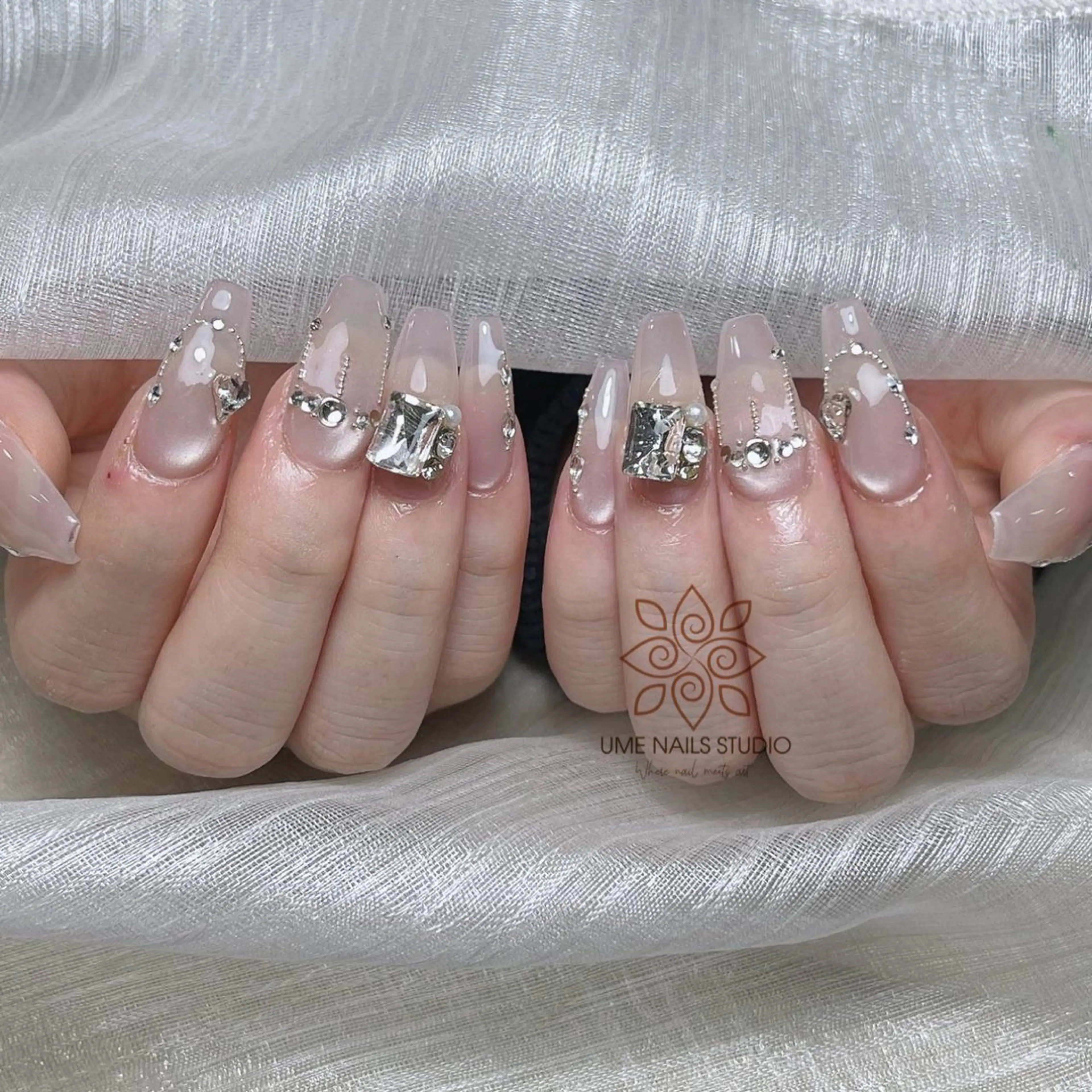 ネイル チークネイル クリアネイル ガーリー キラキラネイル 韓国ネイル ハンドネイル Ume Nail Studioのネイルデザイン