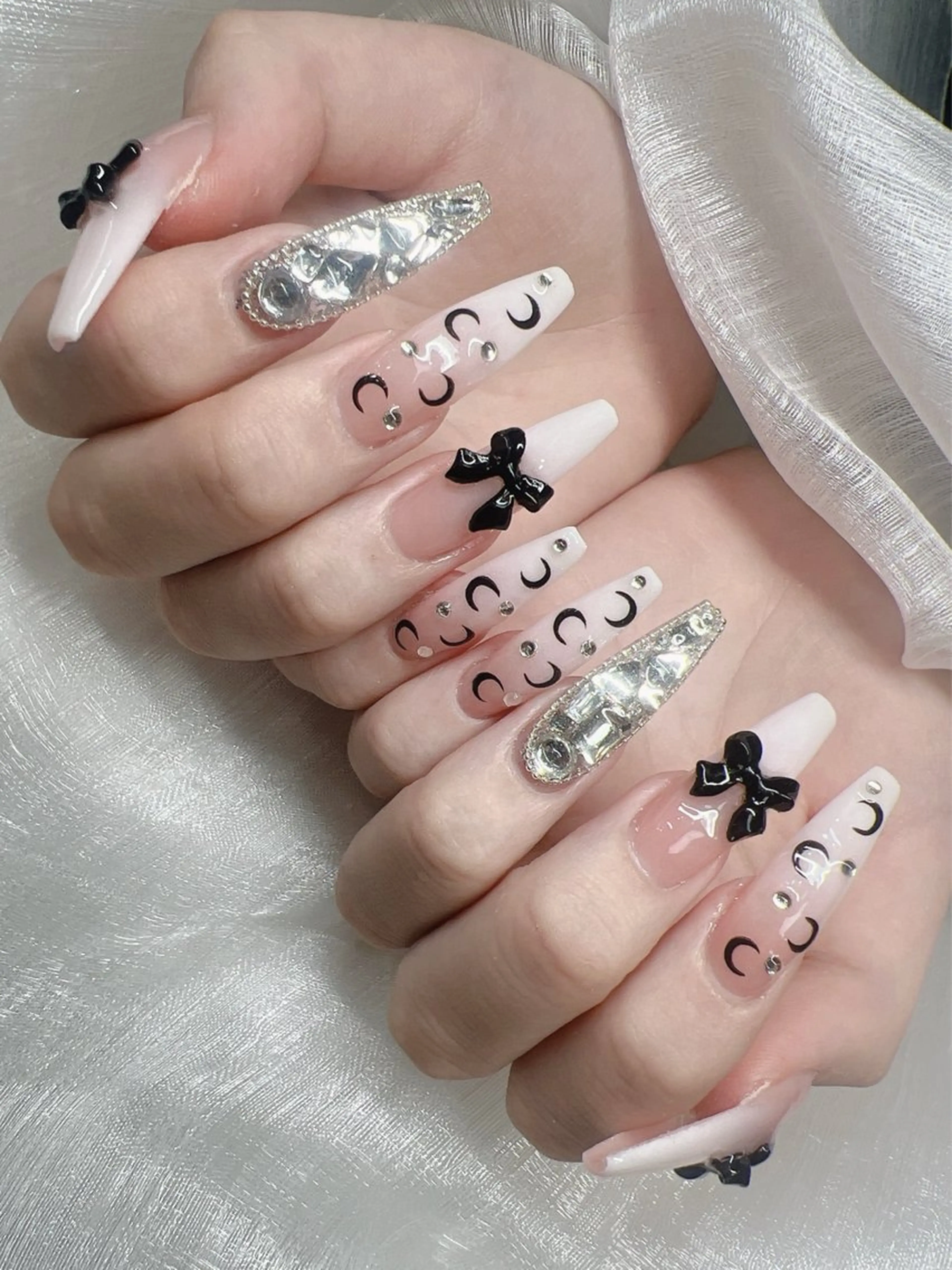 ネイル 長さ出し グラデーション 卒業式 キラキラネイル マグネットネイル ハンドネイル Lee Nails チップ長さだし専門店のネイルデザイン