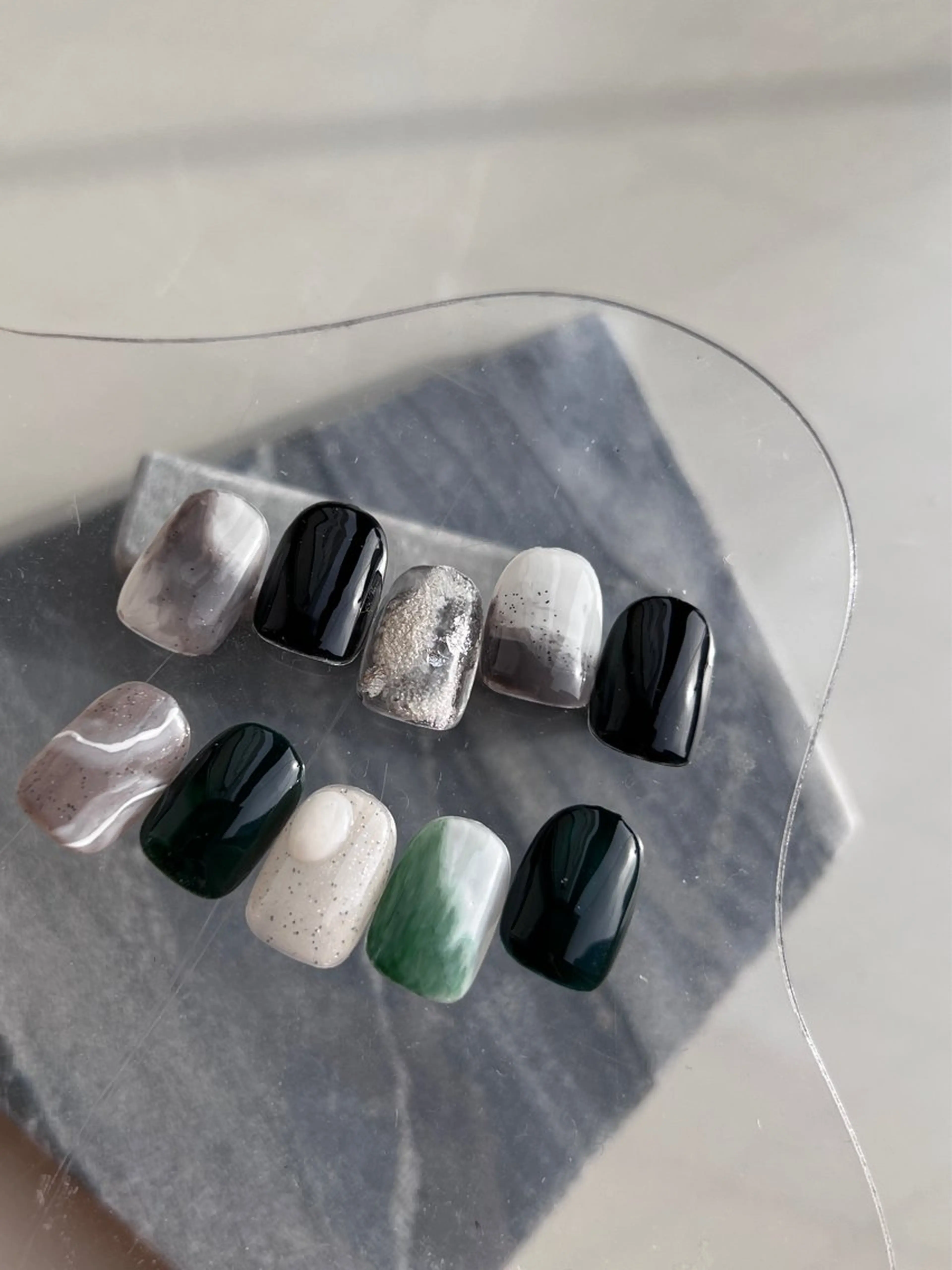 ネイル シンプルネイル 深田 美雪のネイルデザイン