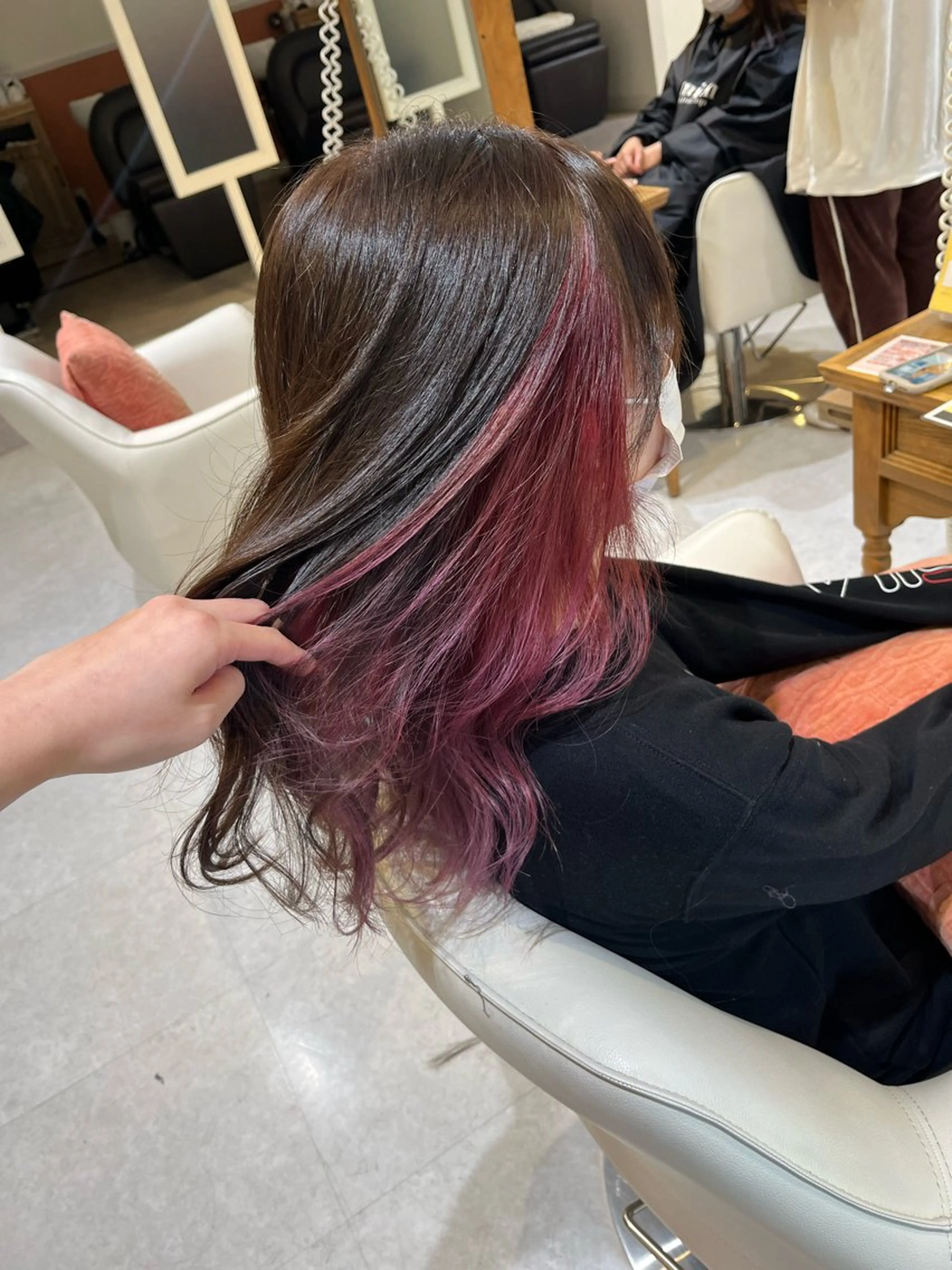 セミロング ヘアカラー 梛木 唯のヘアスタイル