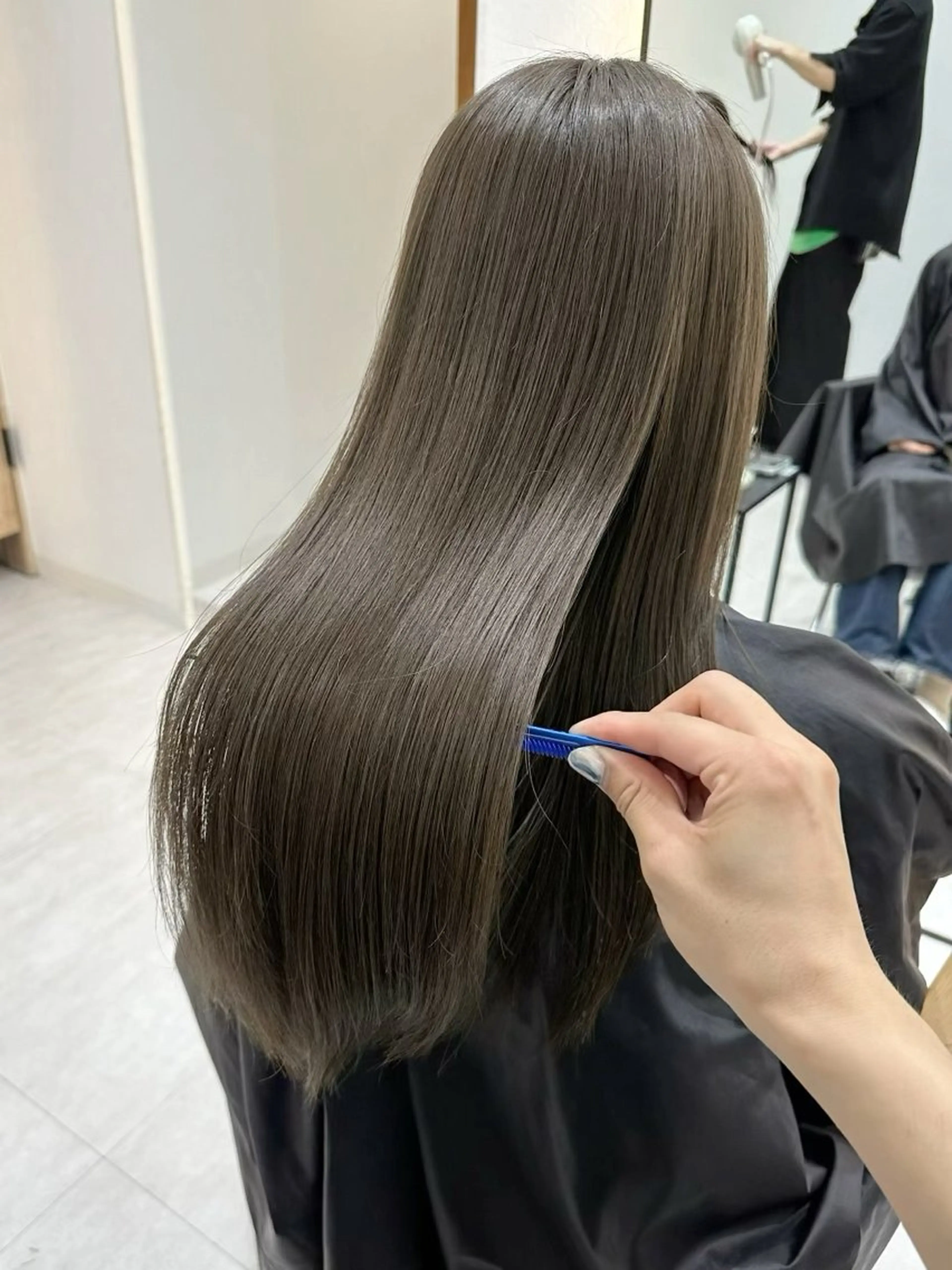 ロング カラー アッシュ ベージュカラー ブラウンカラー 透明感カラー グレージュ カット 縮毛矯正 赤み消し/オリーブ カーキ/福田れんのヘアスタイル