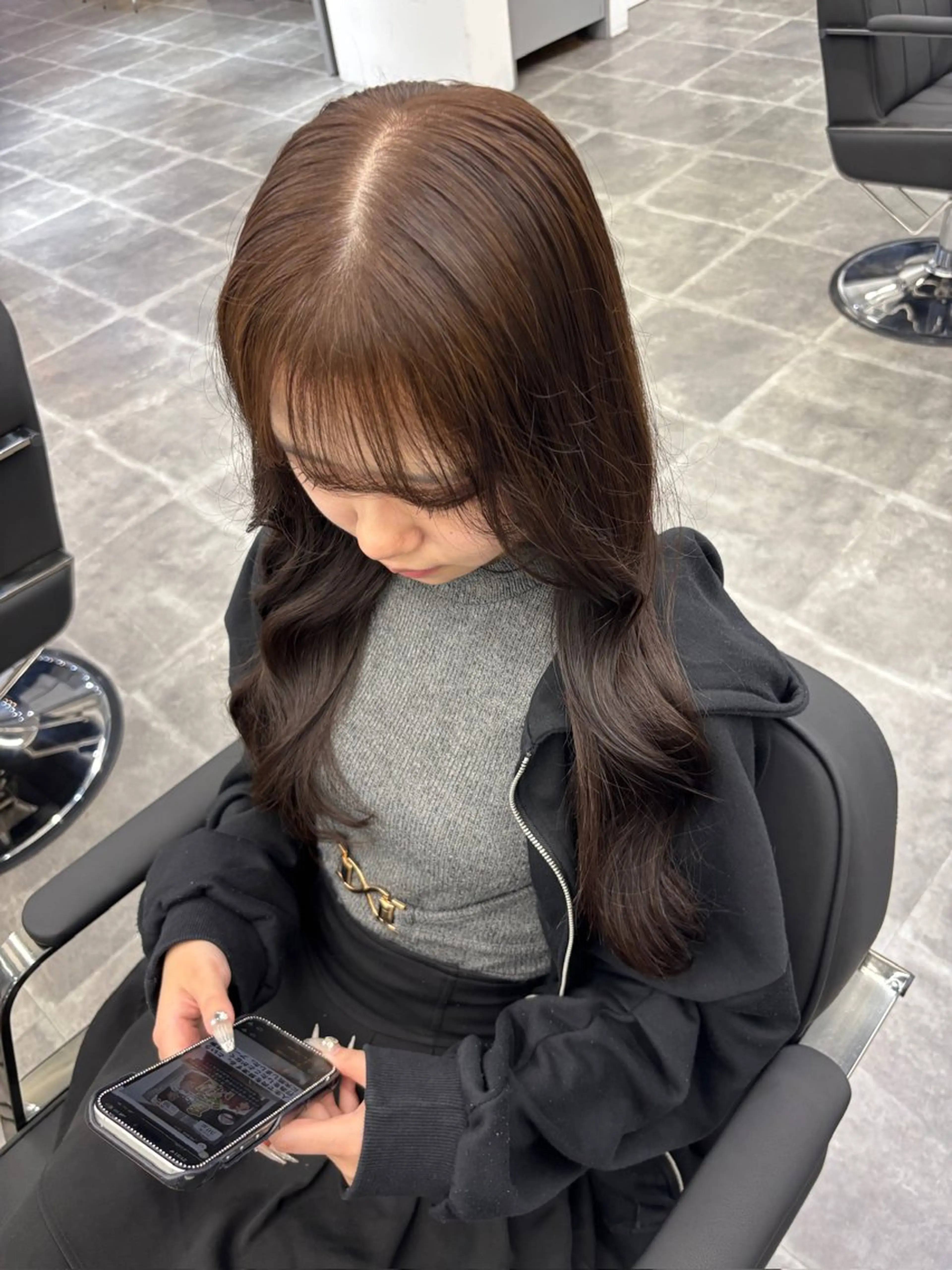 ロング カラー ブリーチ ブラウンカラー ブリーチなしカラー ヘアカラー トリートメント 栄ハイトーンメンズ yoshiのヘアスタイル