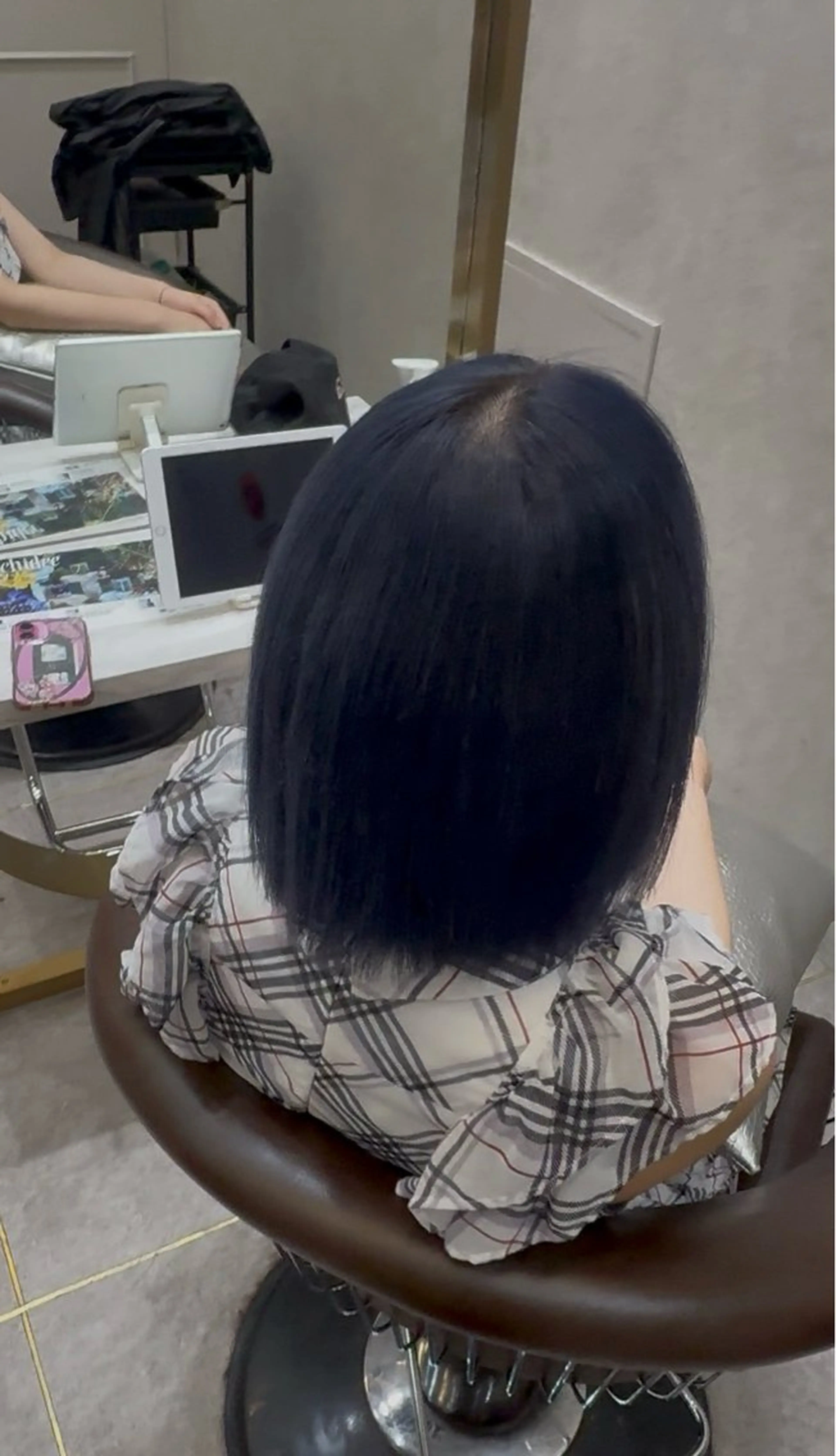 ミディアム ヘアカラー トリートメント Nanami/透明感 カラー/グレージュのヘアスタイル