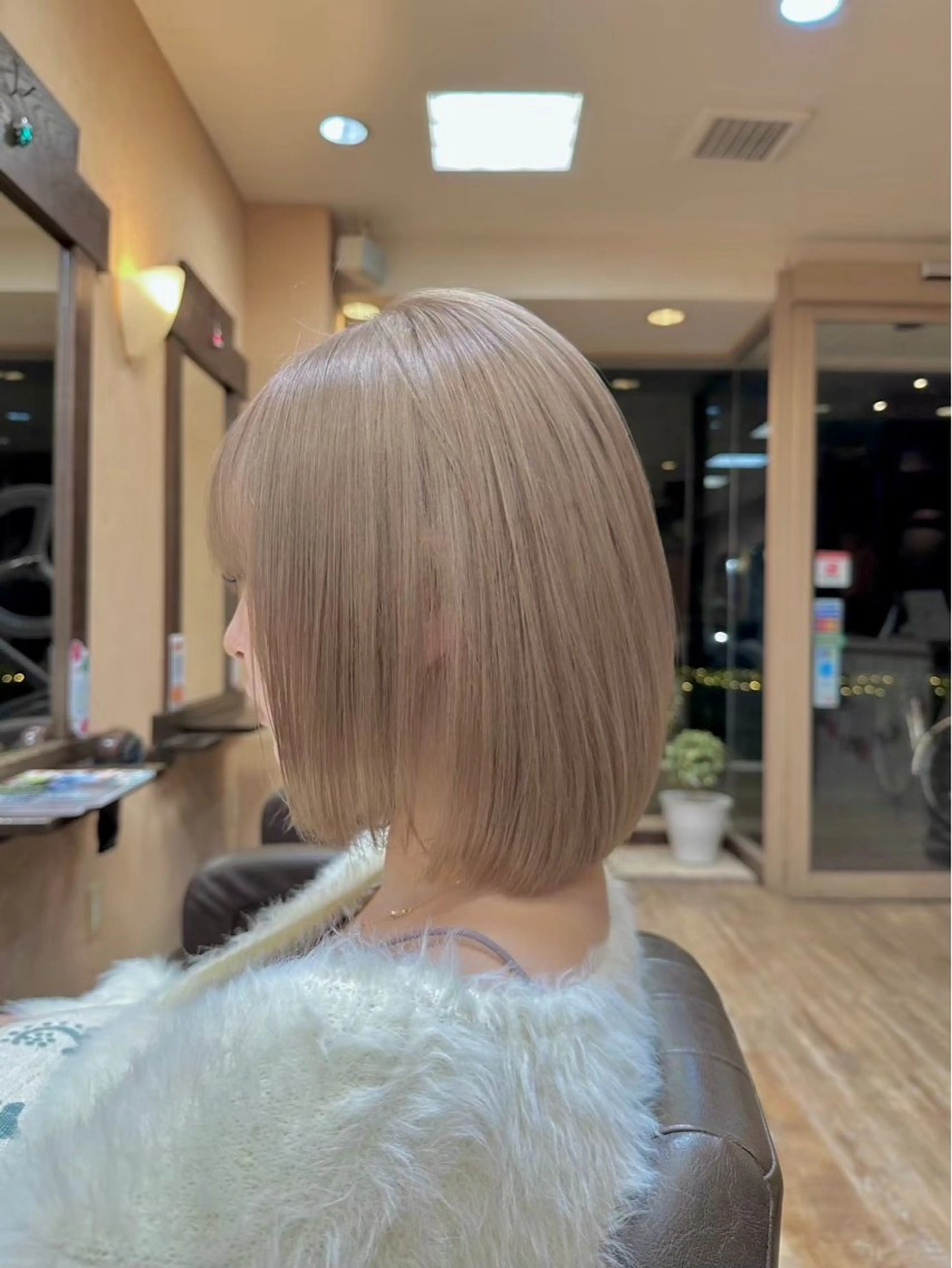 ショート カラー ヘアカラー ブリーチカラー🎀 Himariのヘアスタイル