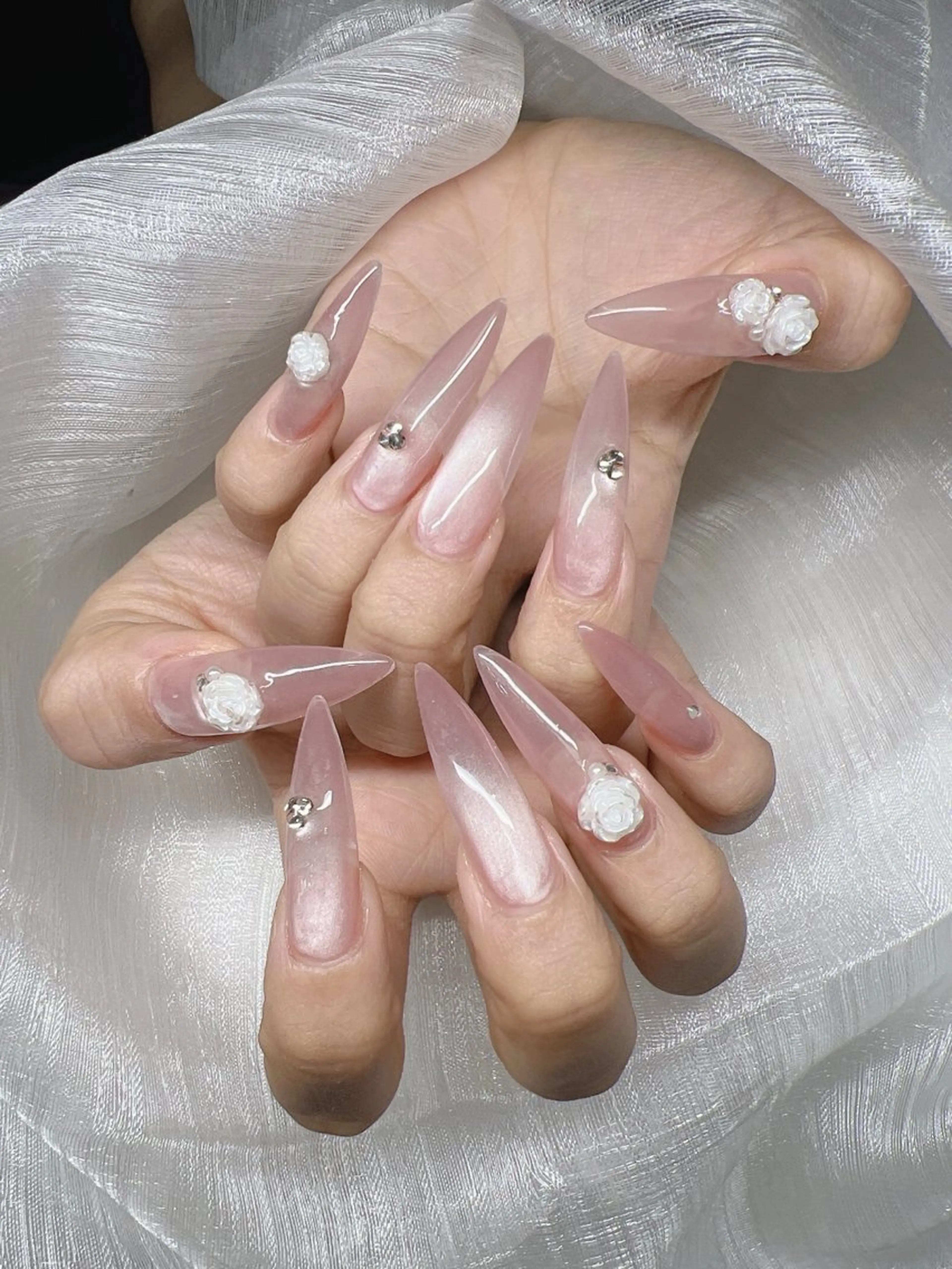 ネイル 長さ出し グラデーション 卒業式 キラキラネイル マグネットネイル ハンドネイル Lee Nails チップ長さだし専門店のネイルデザイン