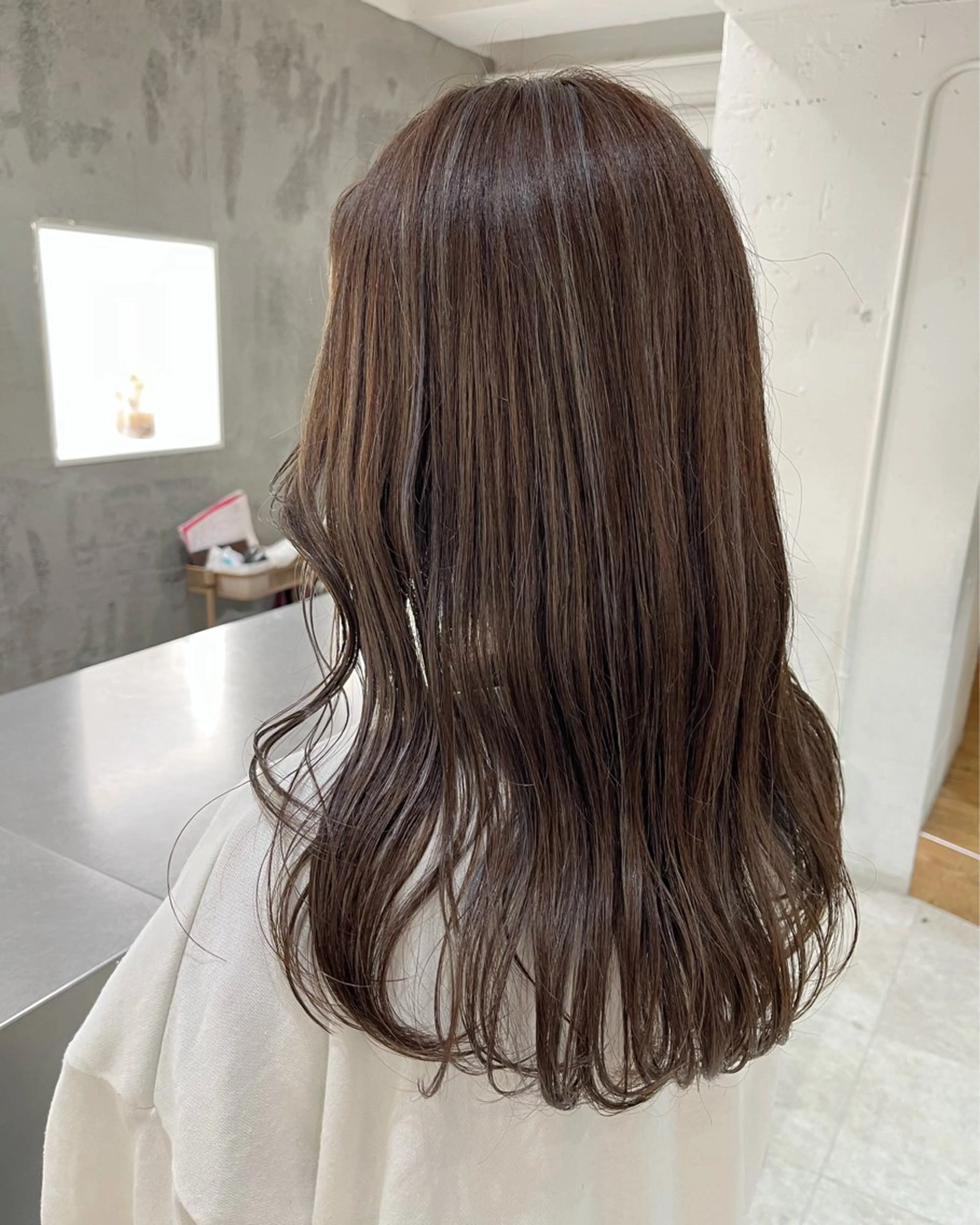 セミロング カラー ハイライトカラー ハイライト ヘアカラー トリートメント サソウ ユリエ🥥のヘアスタイル