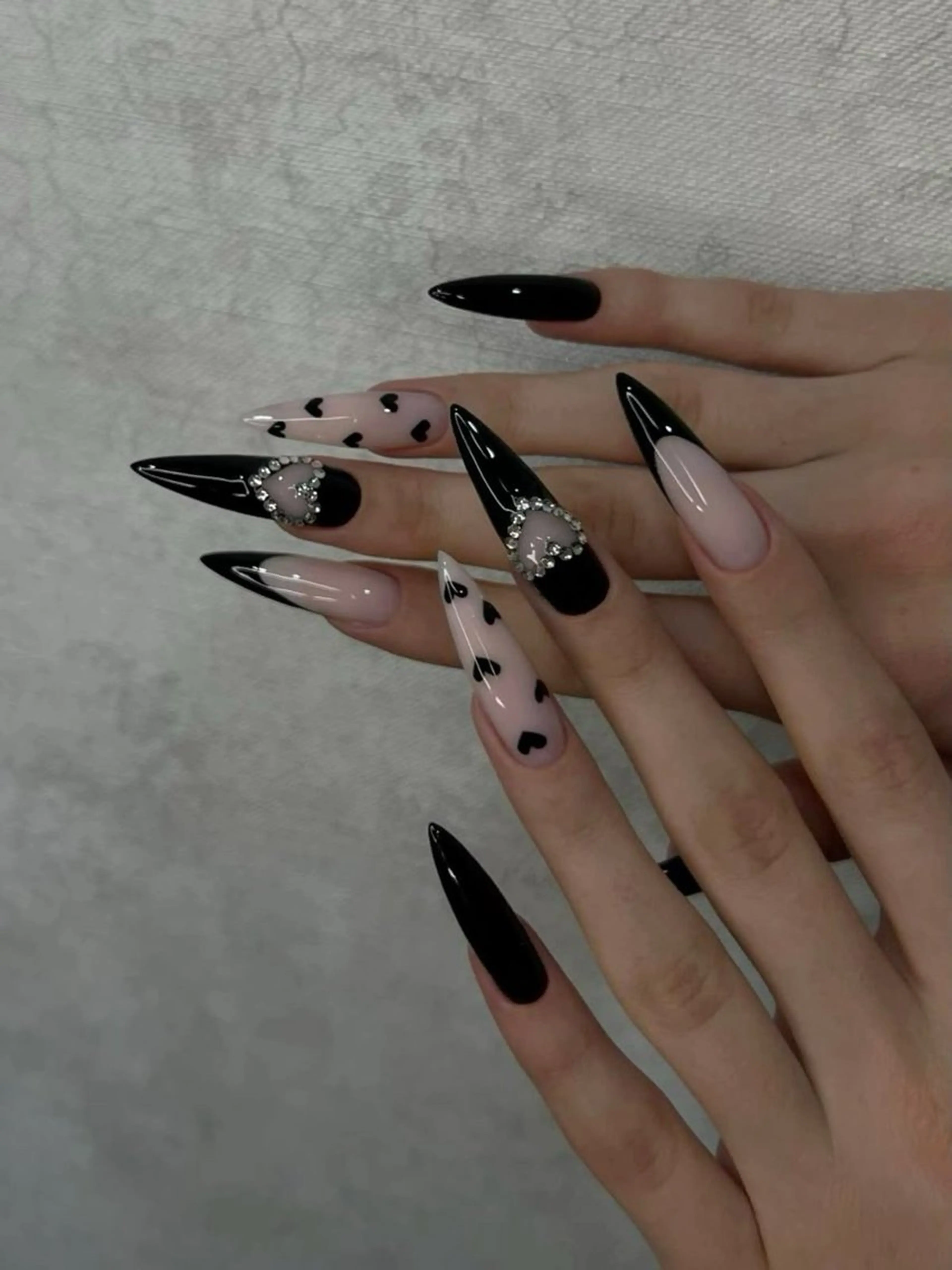 ネイル フレンチネイル ジェルネイル キラキラネイル 韓国ネイル マグネットネイル Julli nail studio所属・Julli NailStudioのネイルデザイン