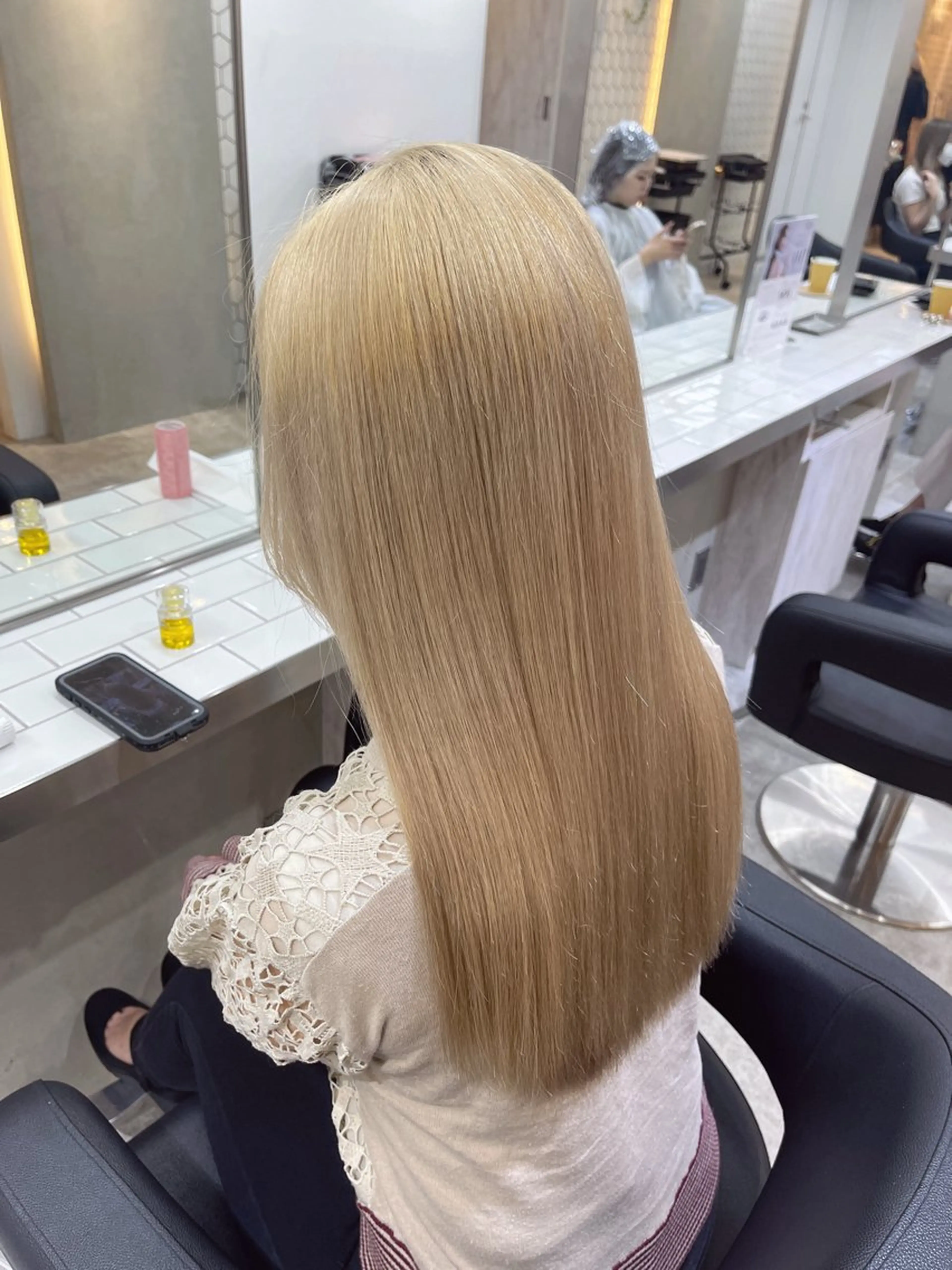 ロング カラー TENSHO 原宿　ハイトーンのヘアスタイル