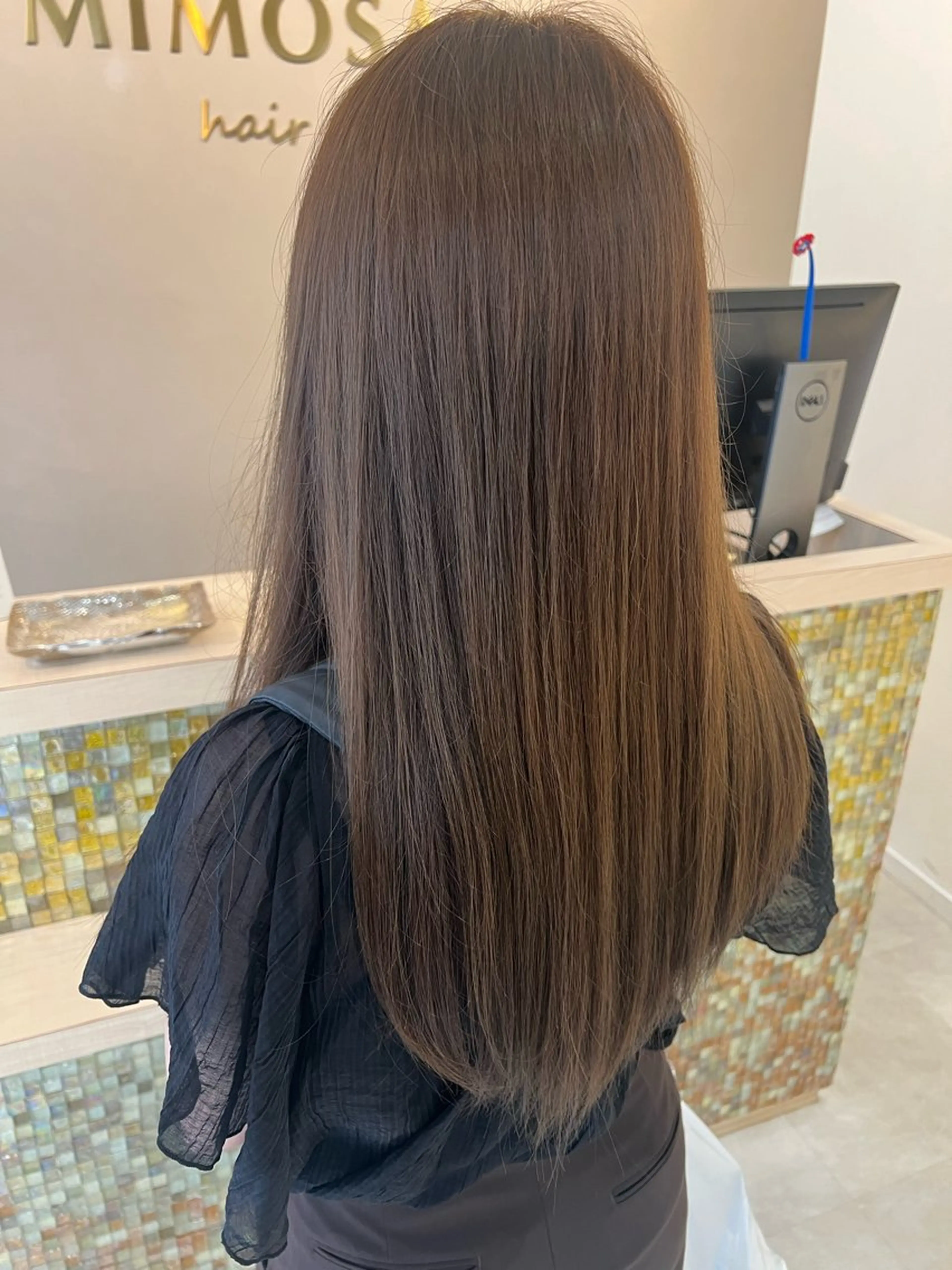 ロング 鈴木 彩香のヘアスタイル