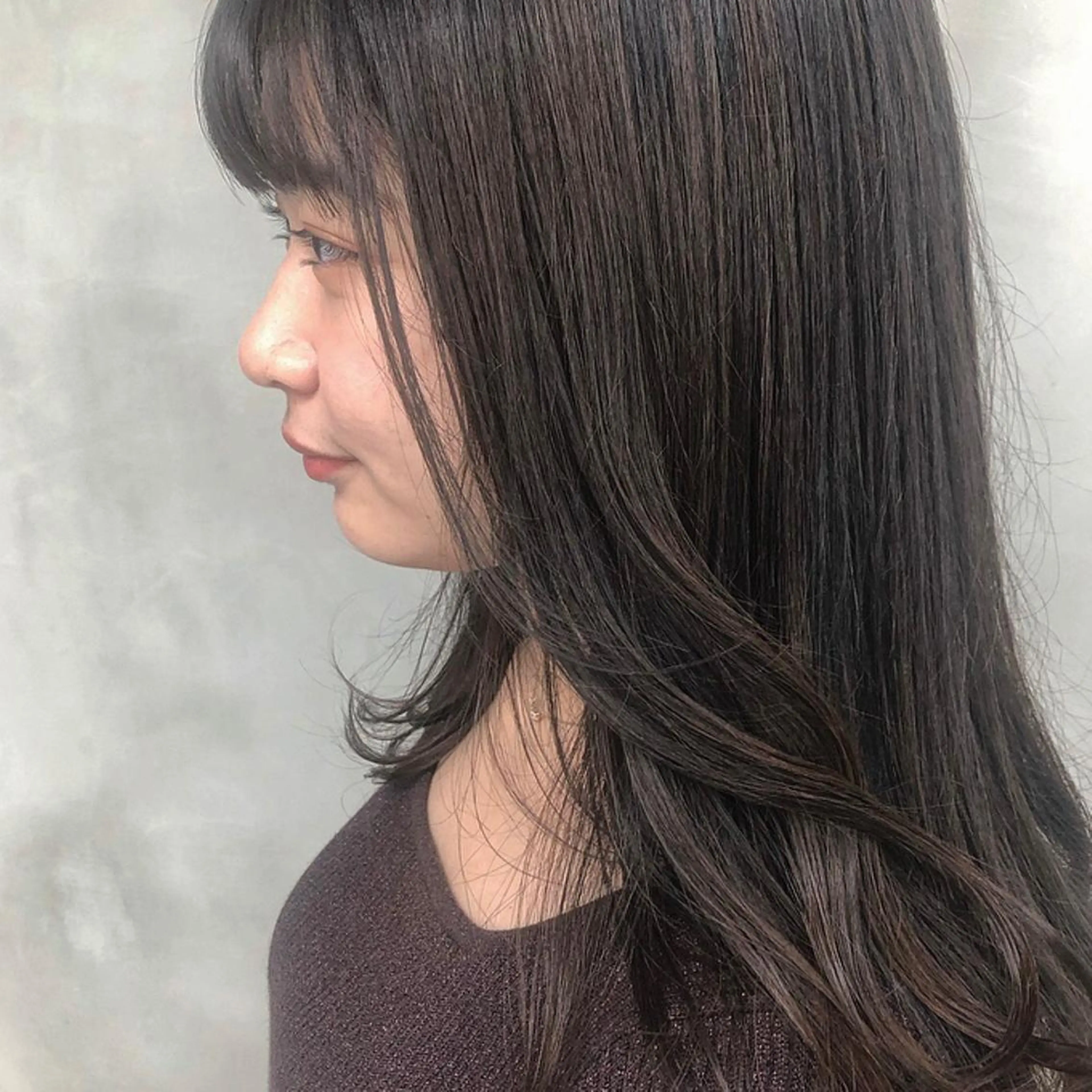 セミロング カラー 透明感カラー グレージュ やまもと さえのヘアスタイル