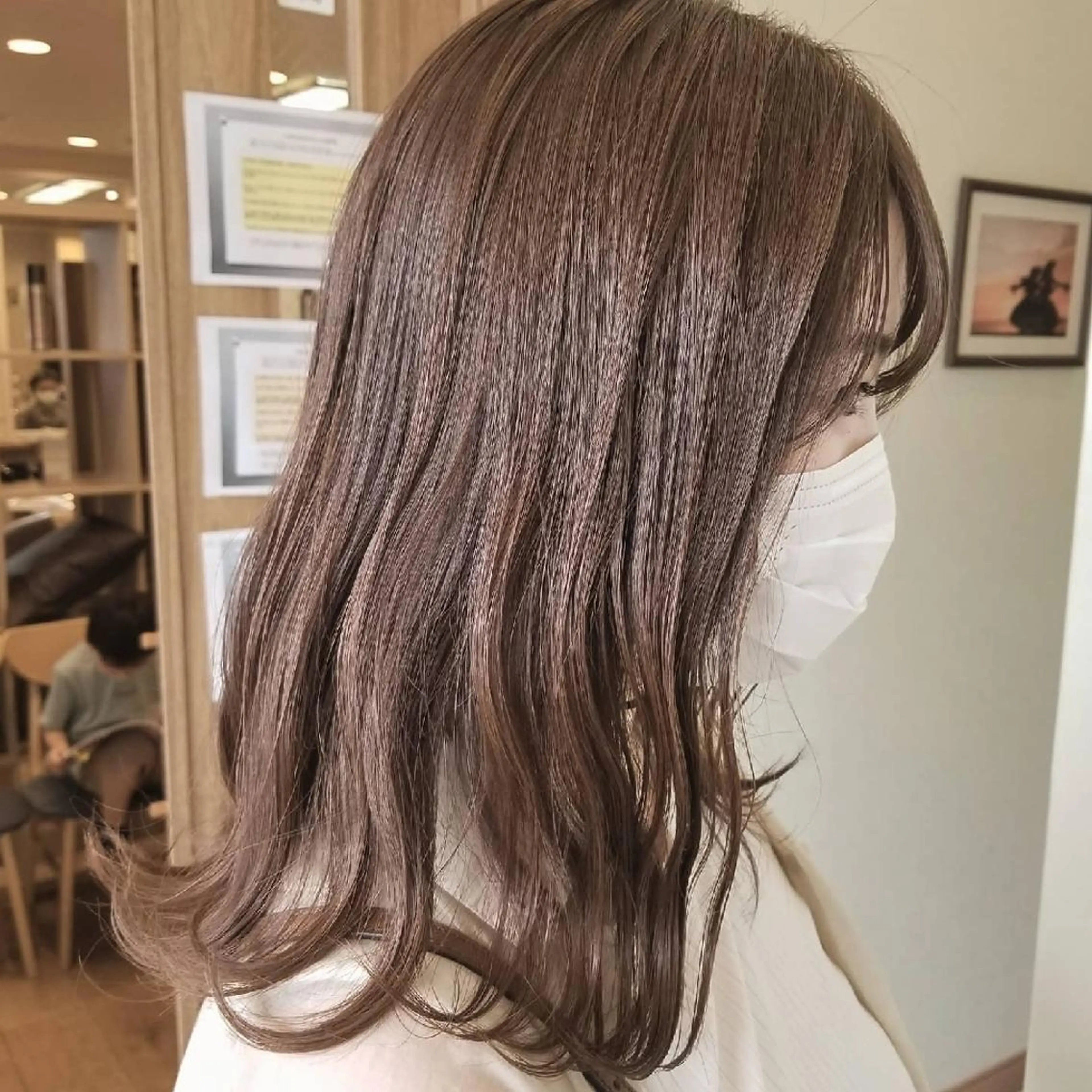 セミロング カラー セミロングパーマ アッシュ ベージュカラー ハイライトカラー ラベンダーカラー カット ヘアカラー トリートメント 【ネウィ天王寺 】seiyaのヘアスタイル