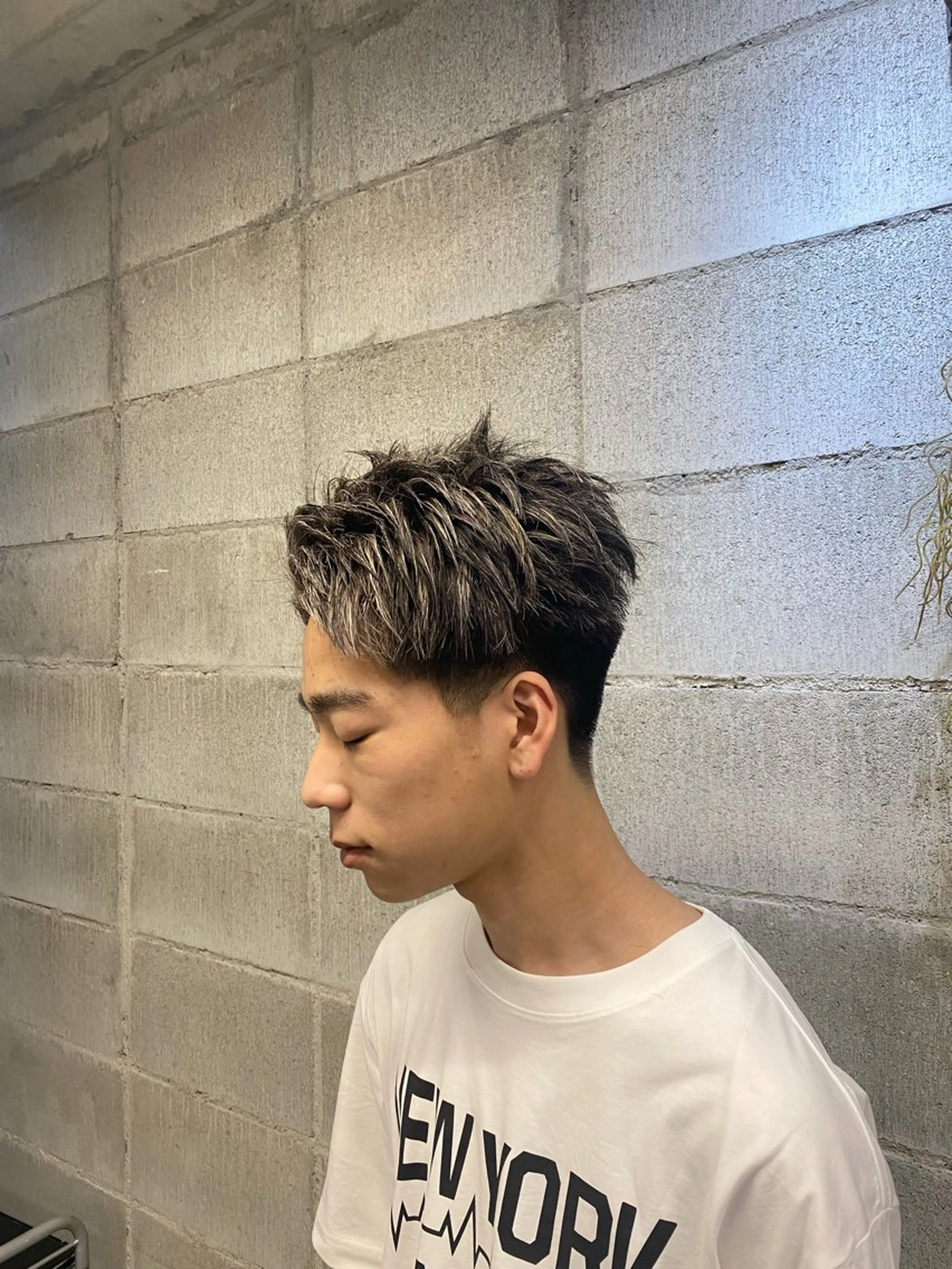 ショート カラー 友利 翔太のヘアスタイル