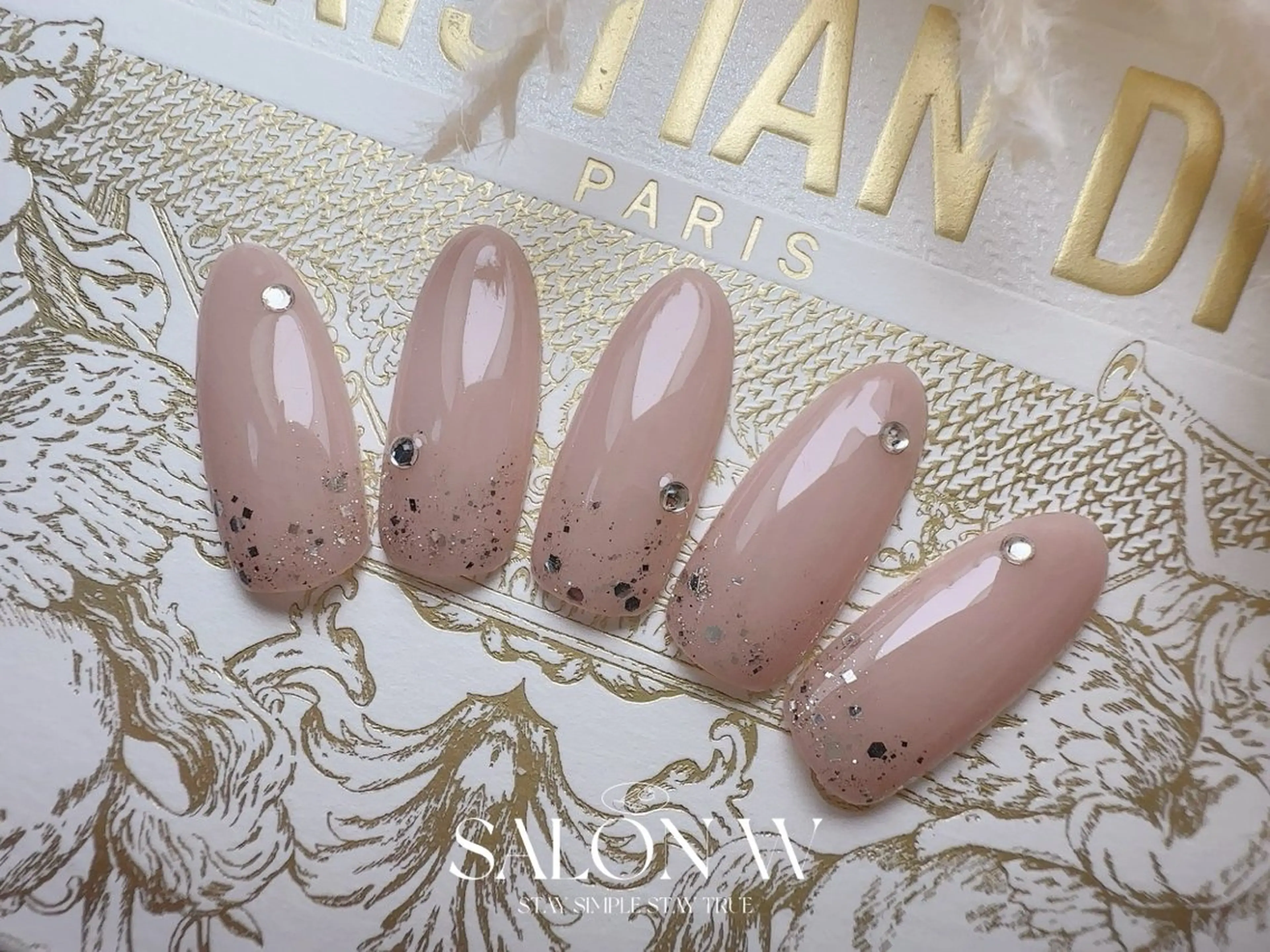 🎀美フォルムにこだわり🎀際まで美しい！オフィスネイルにおすすめ♪大人上品デザインの定額コースA（※オフ有り）✨の写真