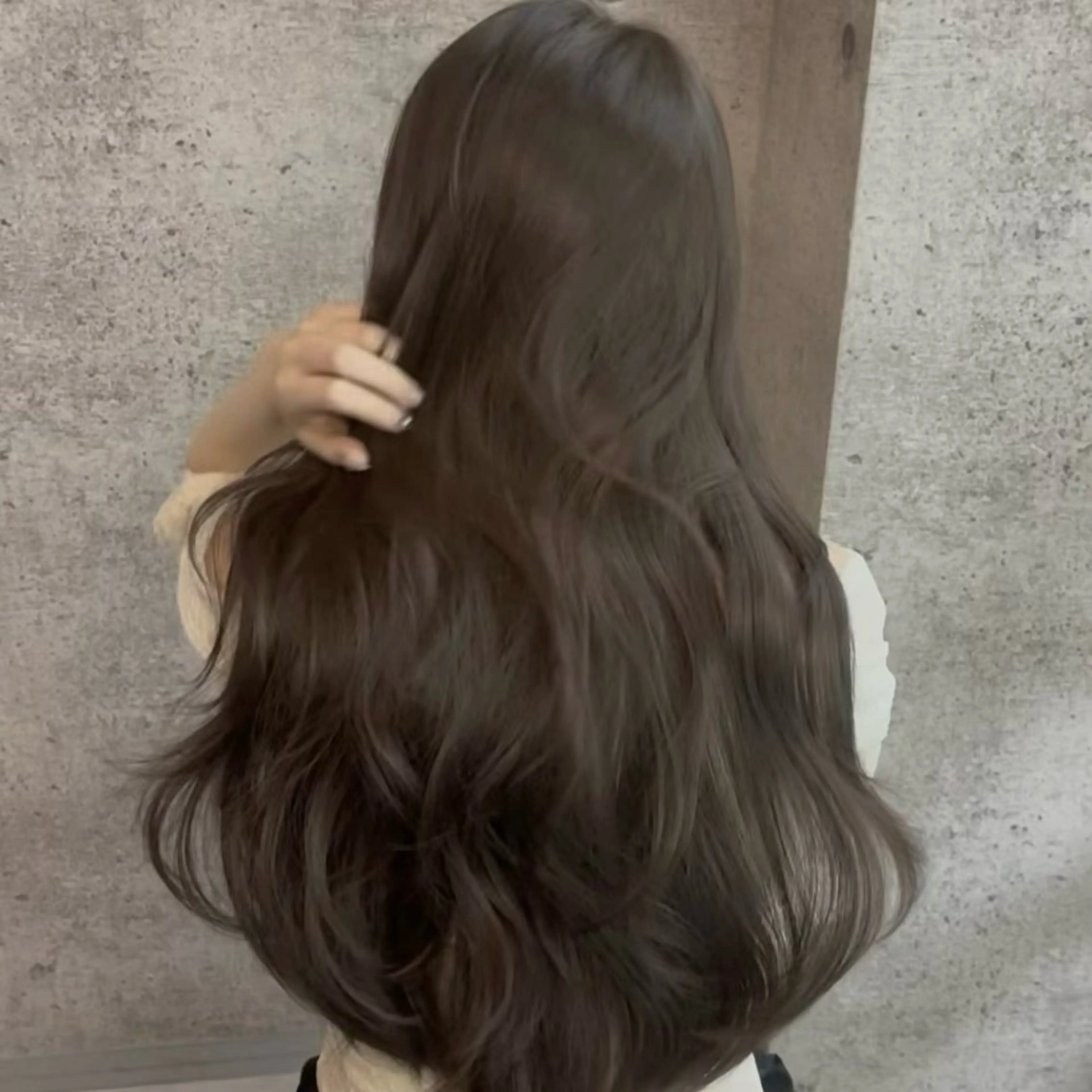 ロング カラー ヘアカラー トリートメント iki omotesando所属・akiho/透明感 カラー/グレージュのヘアスタイル