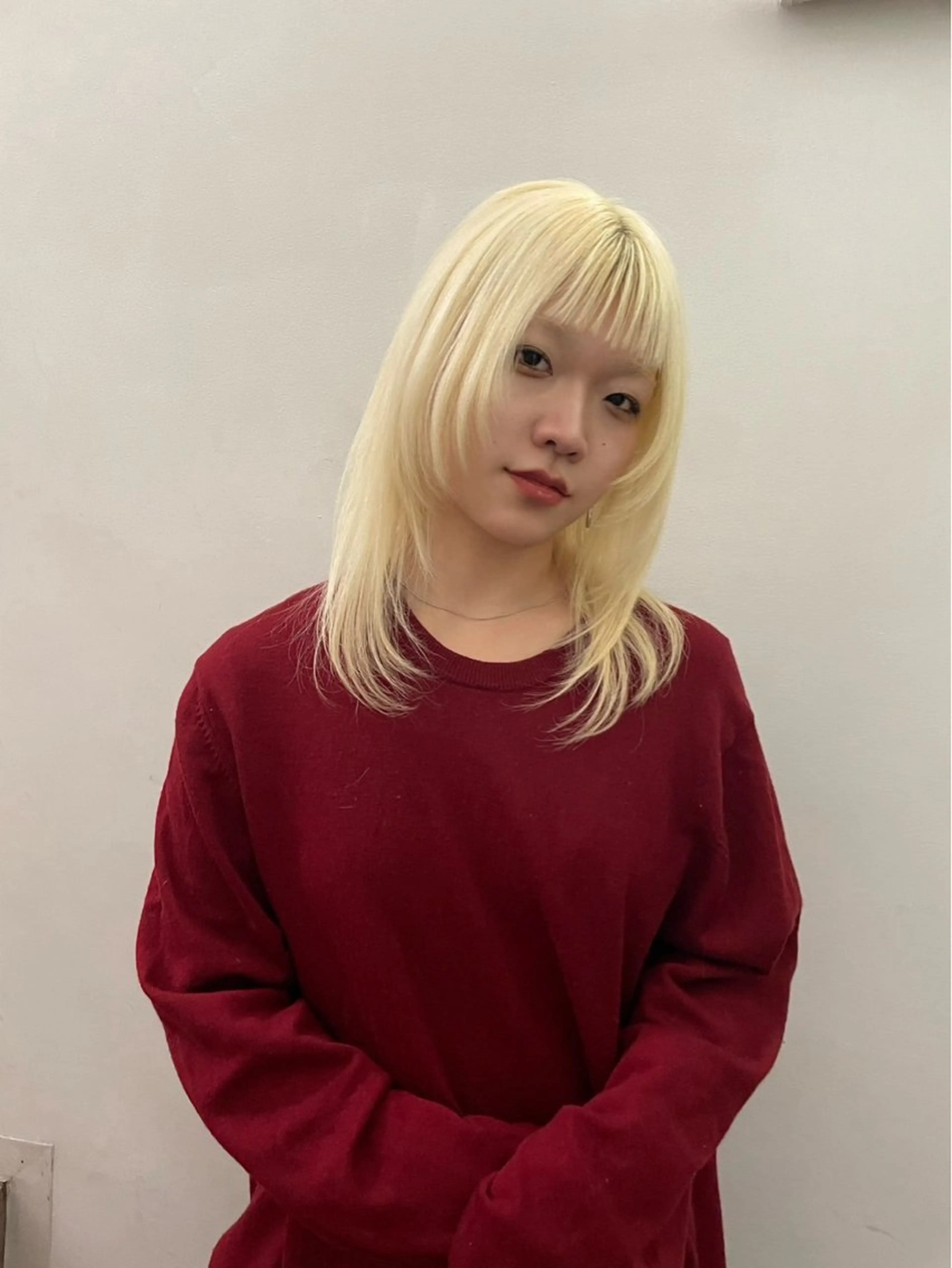 ミディアム カラー ベージュカラー ブリーチ ブロンド ダブルカラー ハイトーンカラー ヘアカラー ミルクティーベージュ /ユーナ❤️のヘアスタイル