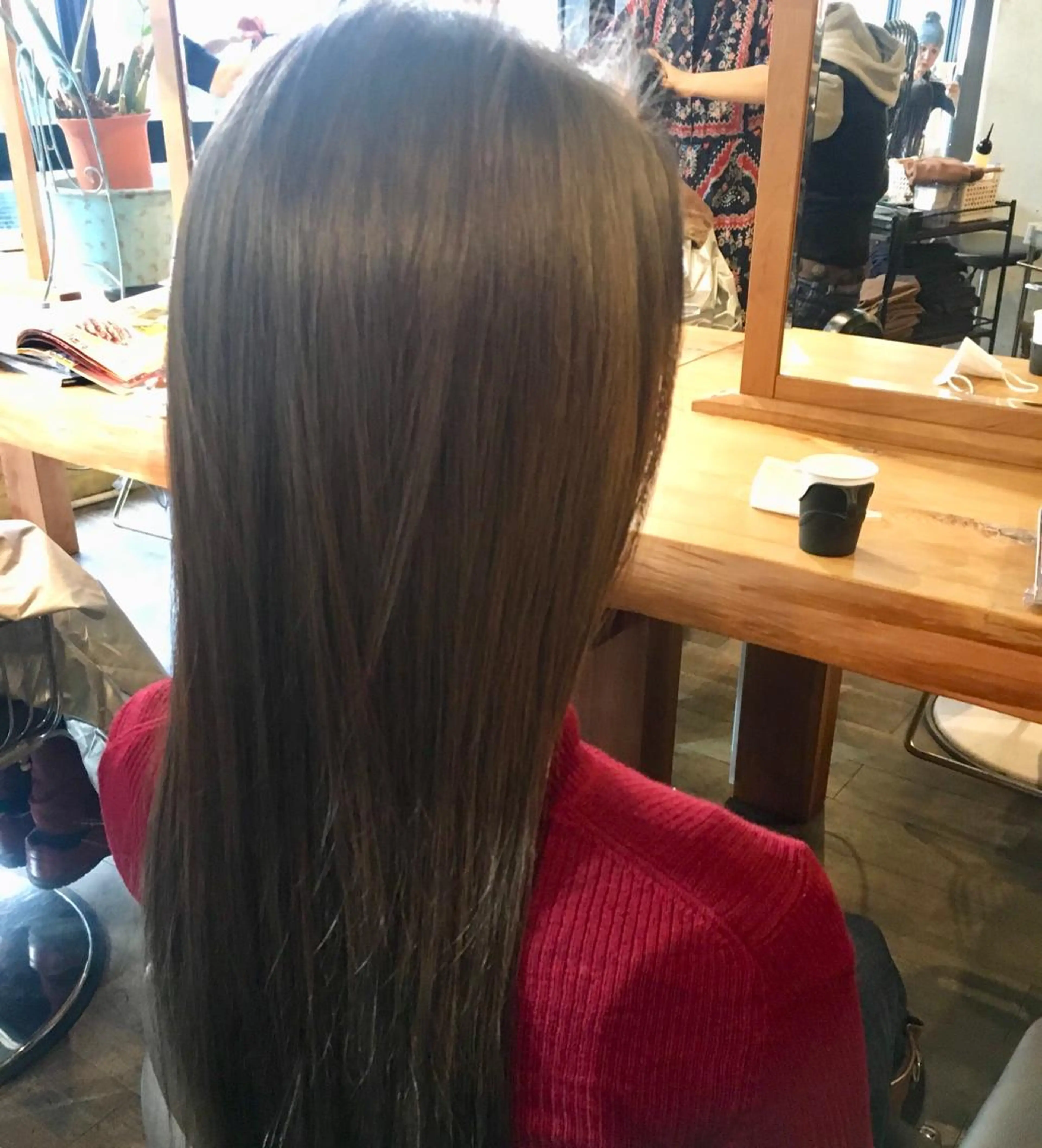 ロング カラー アッシュ ブリーチ グレージュ 関谷 慎吾のヘアスタイル