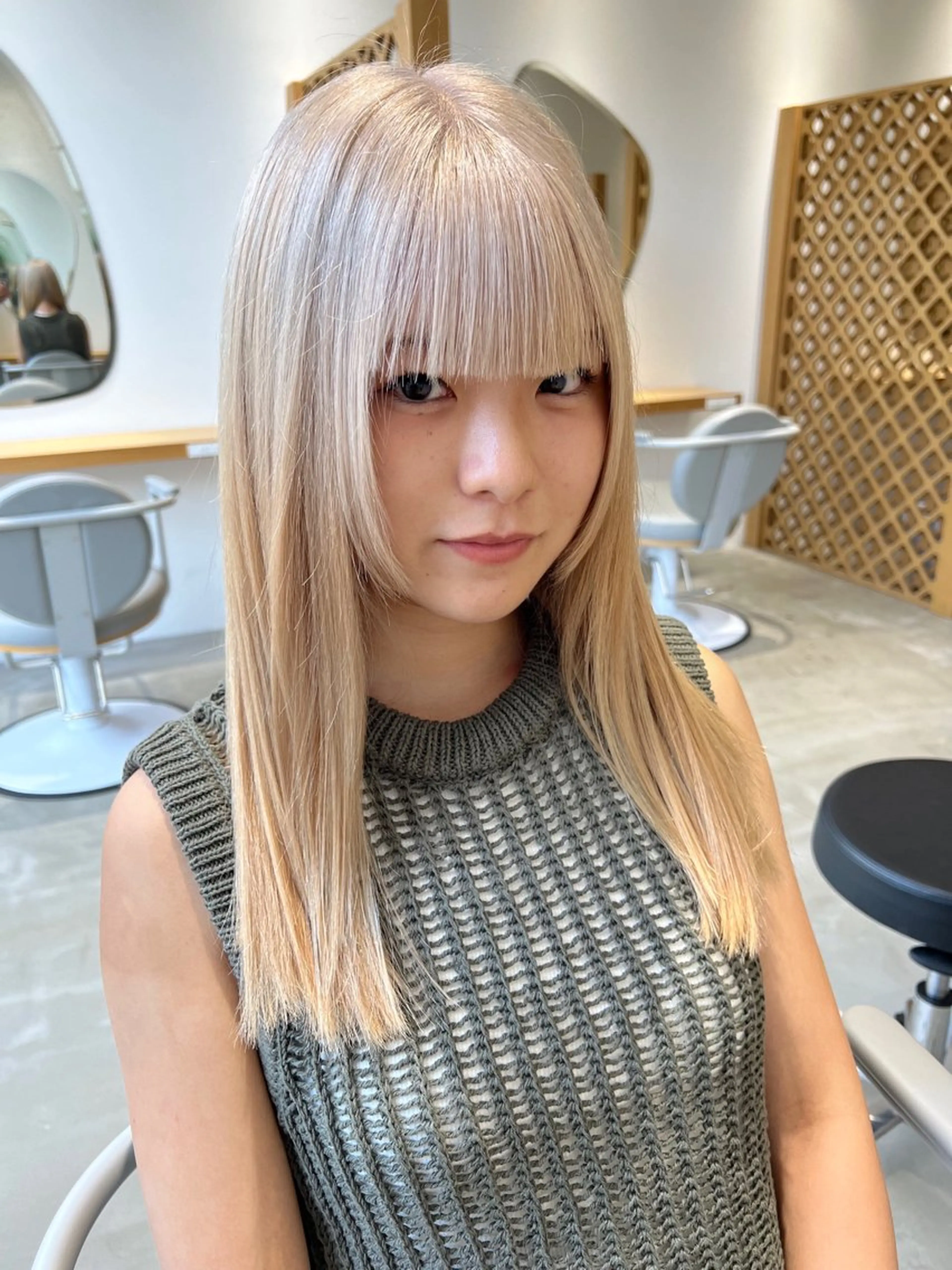 ロング カラー ヘアカラー トリートメント 色落ち可愛い艶ハイト ーン🧊AZUKIのヘアスタイル