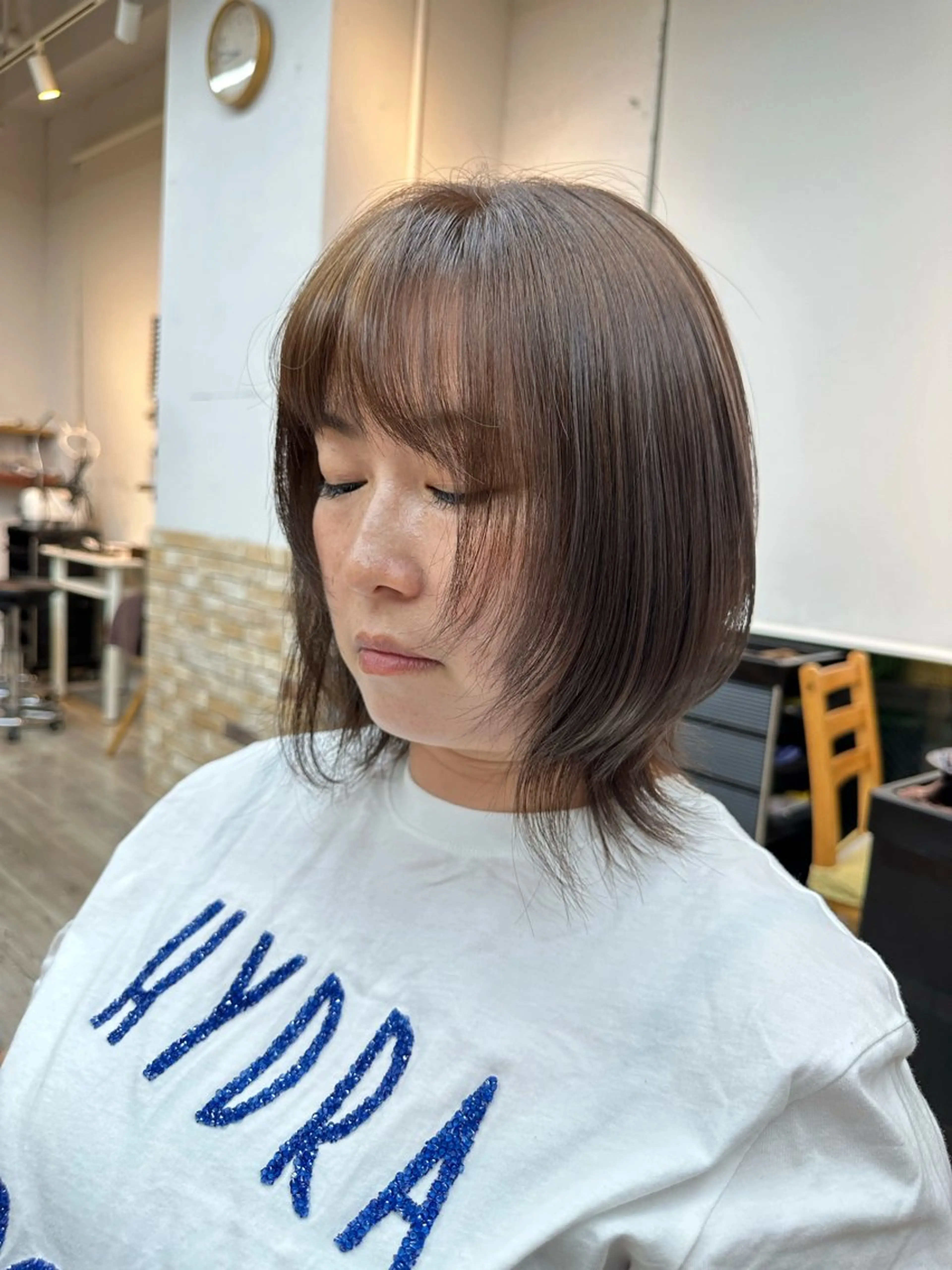ミディアム 顔まわりレイヤー 顔周りカット レイヤーカット 三留玲愛 /似合わせカット/のヘアスタイル