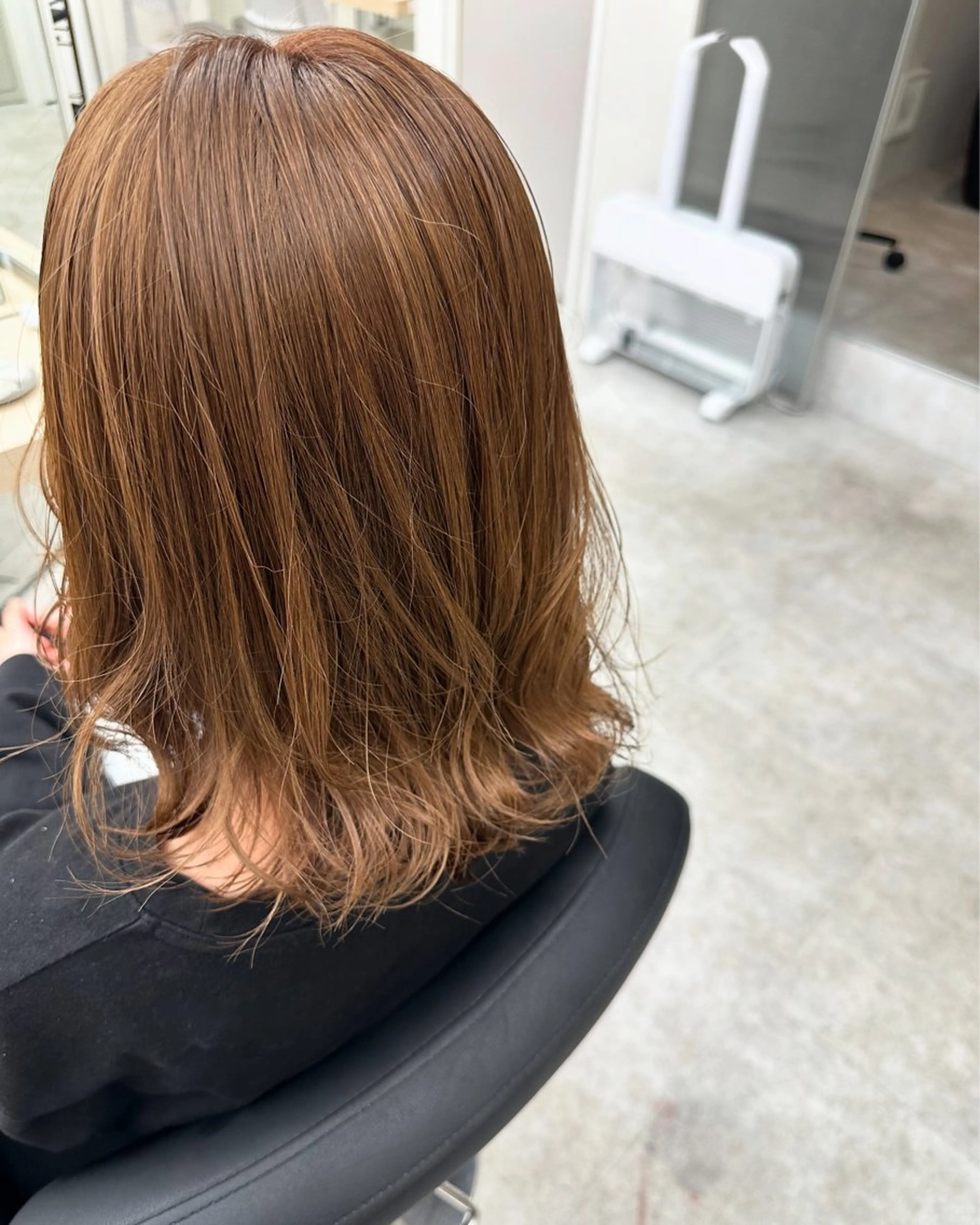 ミディアム カラー KUWAO MOEのヘアスタイル