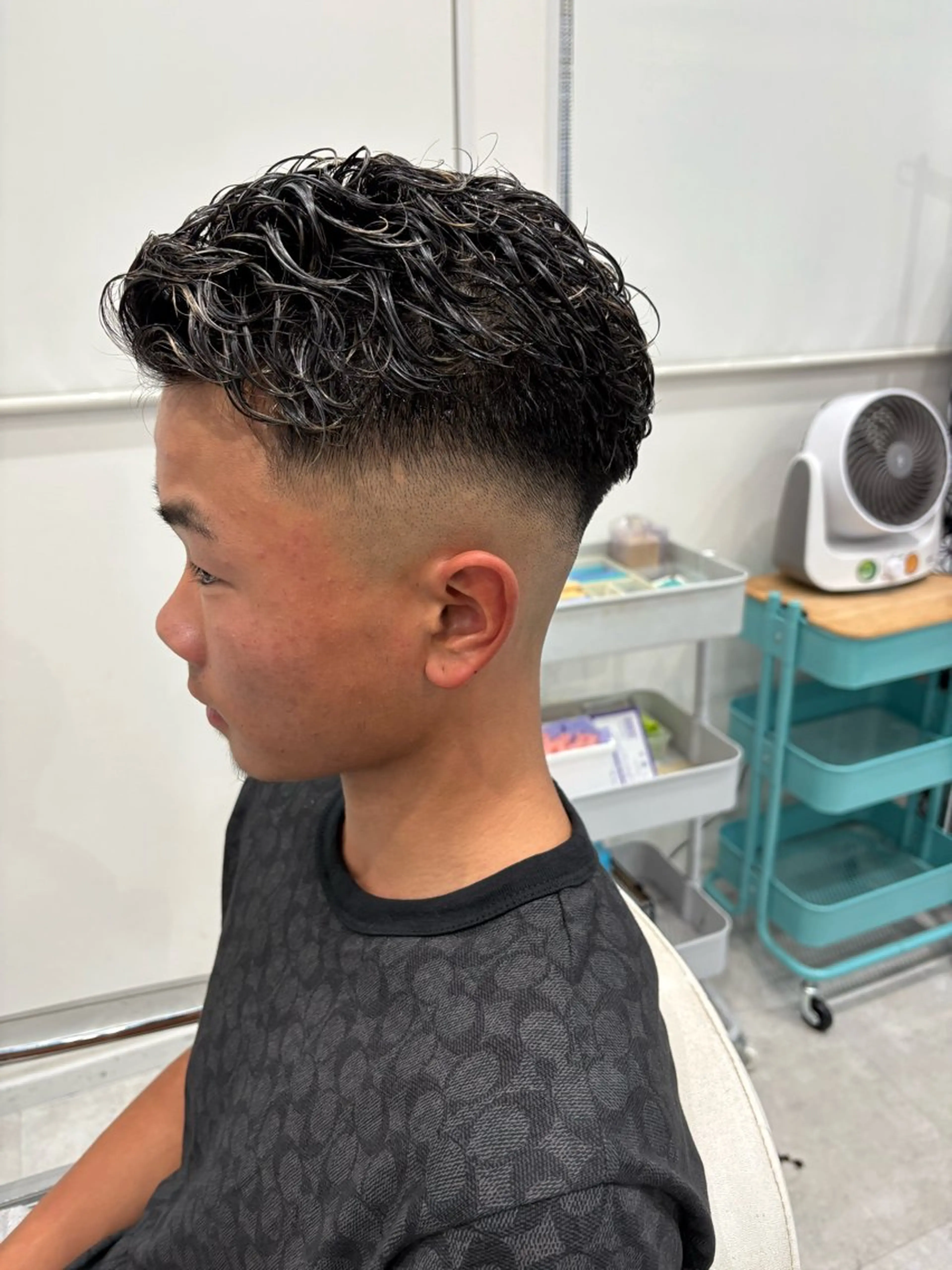 ショート パーマ メンズ カット パーマ 本間 颯太のヘアスタイル