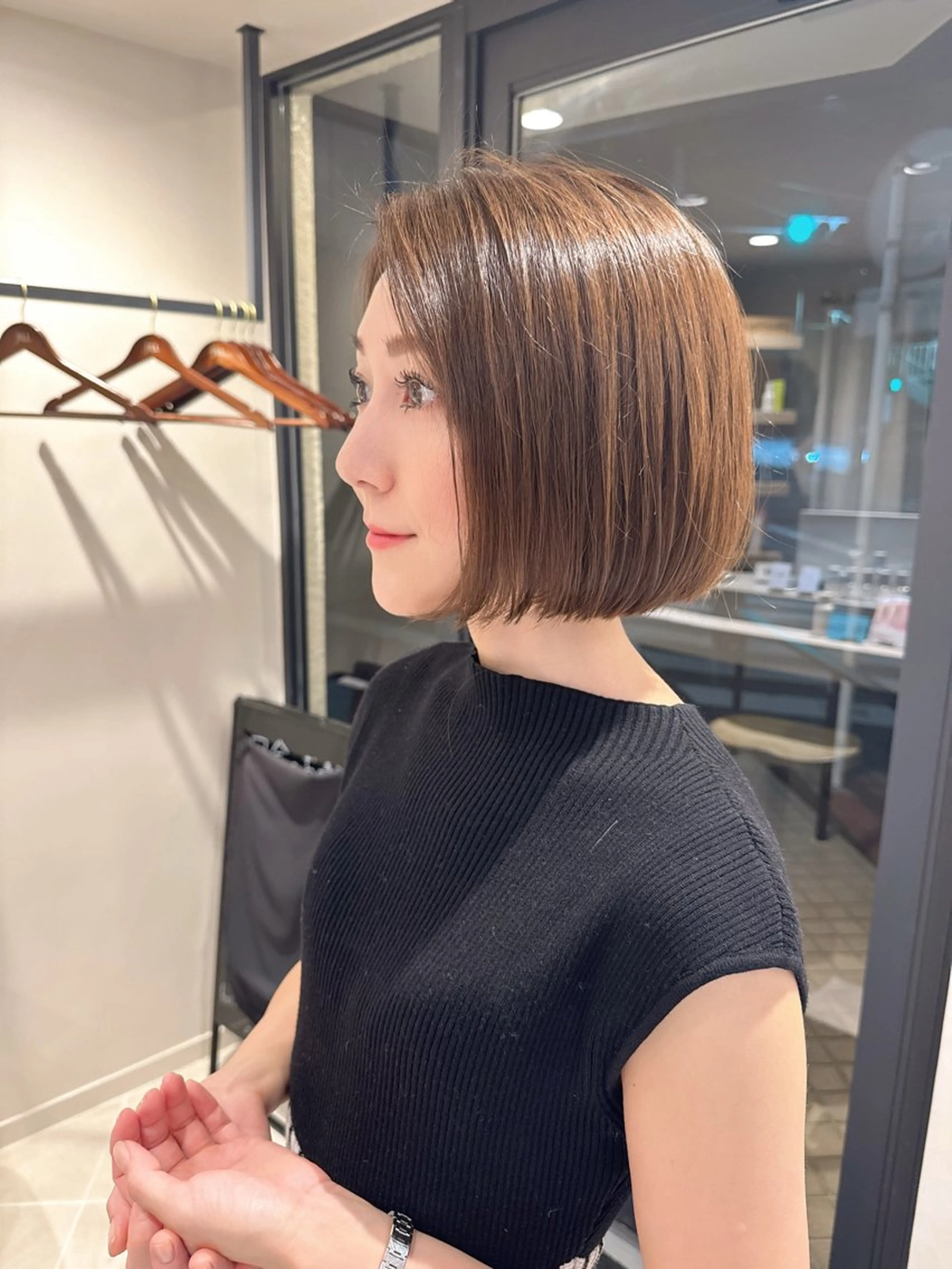 ショート アッシュ ボブ カット ヘアカラー JILL所属・木多 成明のヘアスタイル