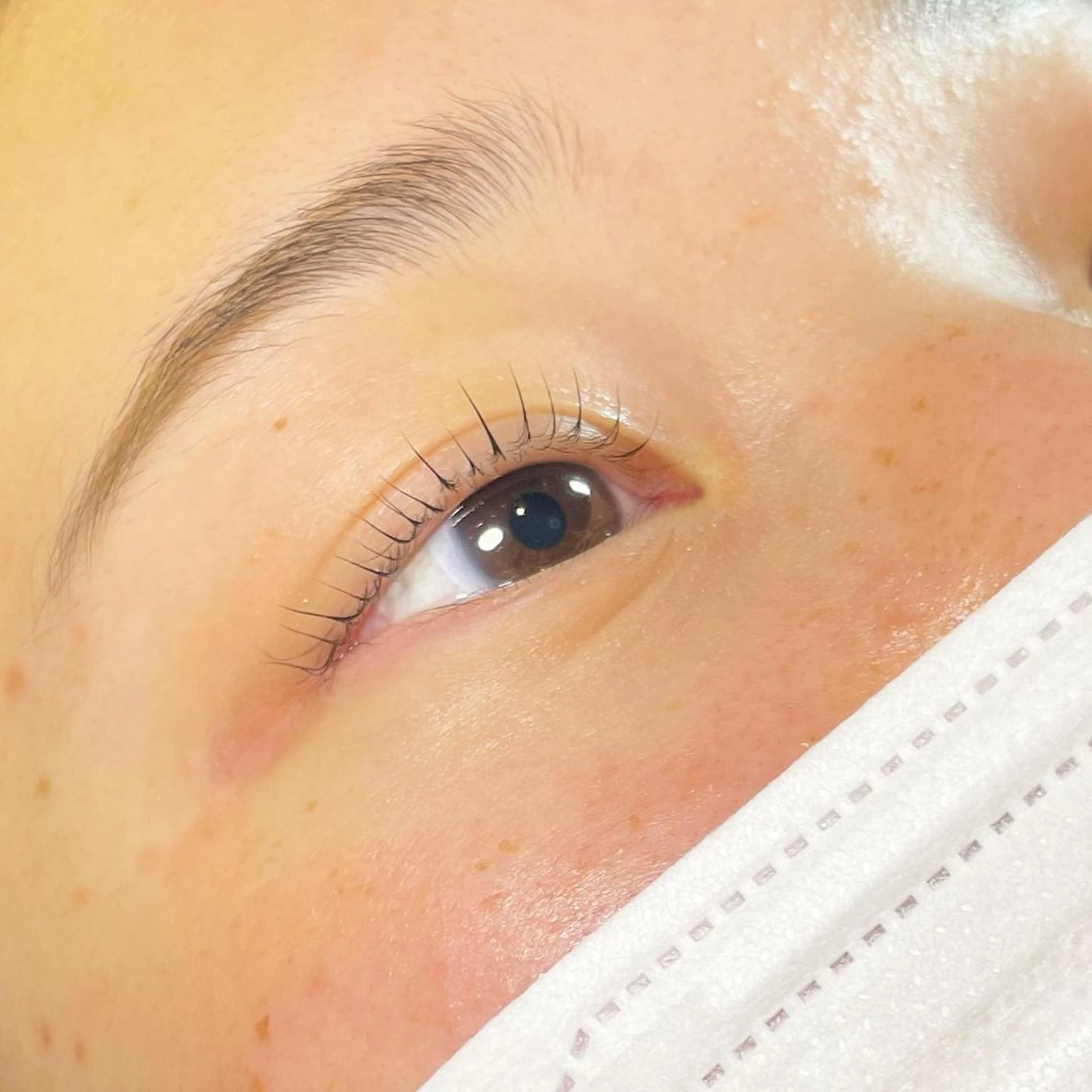 ミディアム カラー パーマ ヘアアレンジ メンズ キッズ マツエク・マツパ ミディアムパーマ メンズパーマ 束感まつ毛 パリジェンヌラッシュリフト まつげパーマ sara 荒井店のヘアスタイル