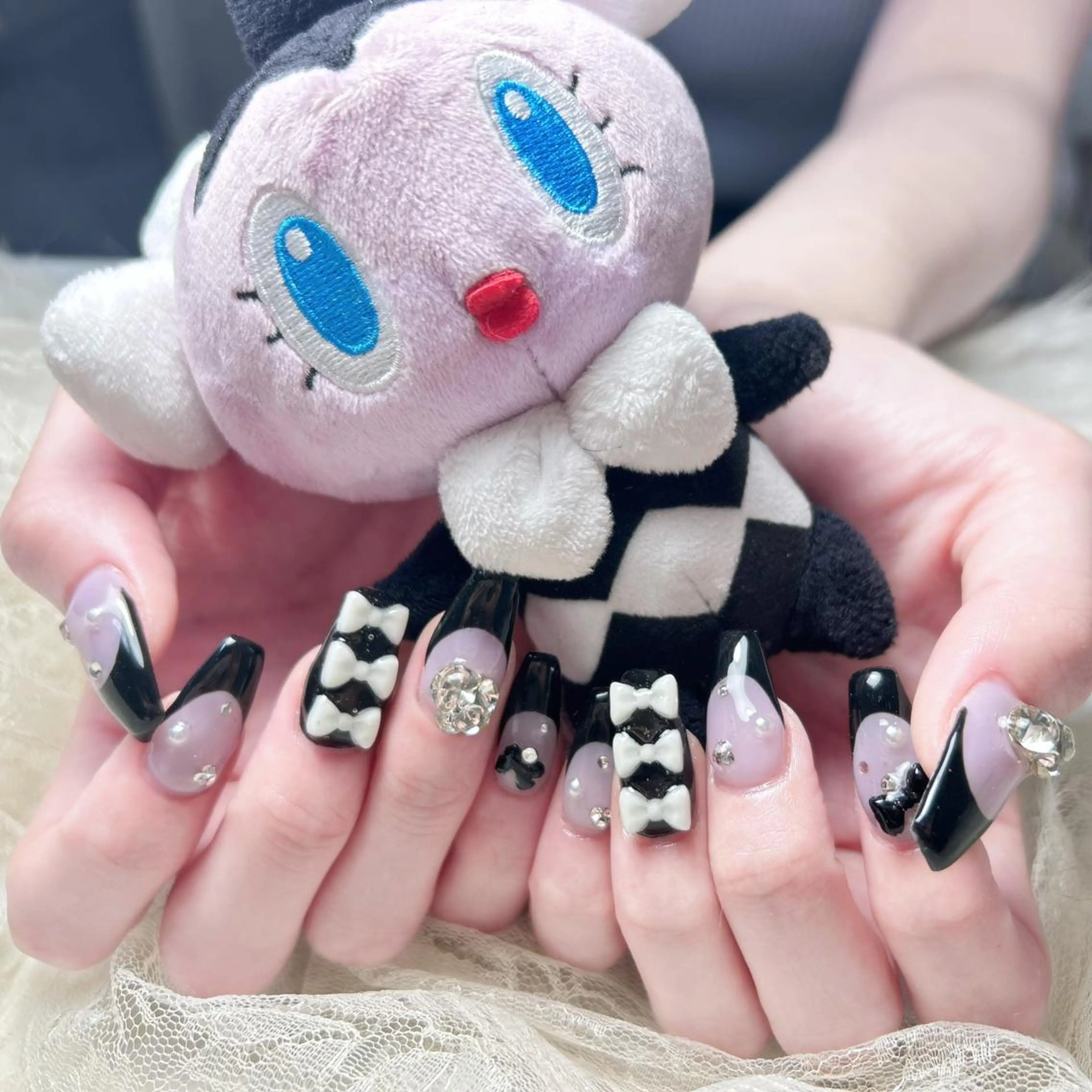 ネイル りんか🪽 ワンホンネイル🍬のネイルデザイン
