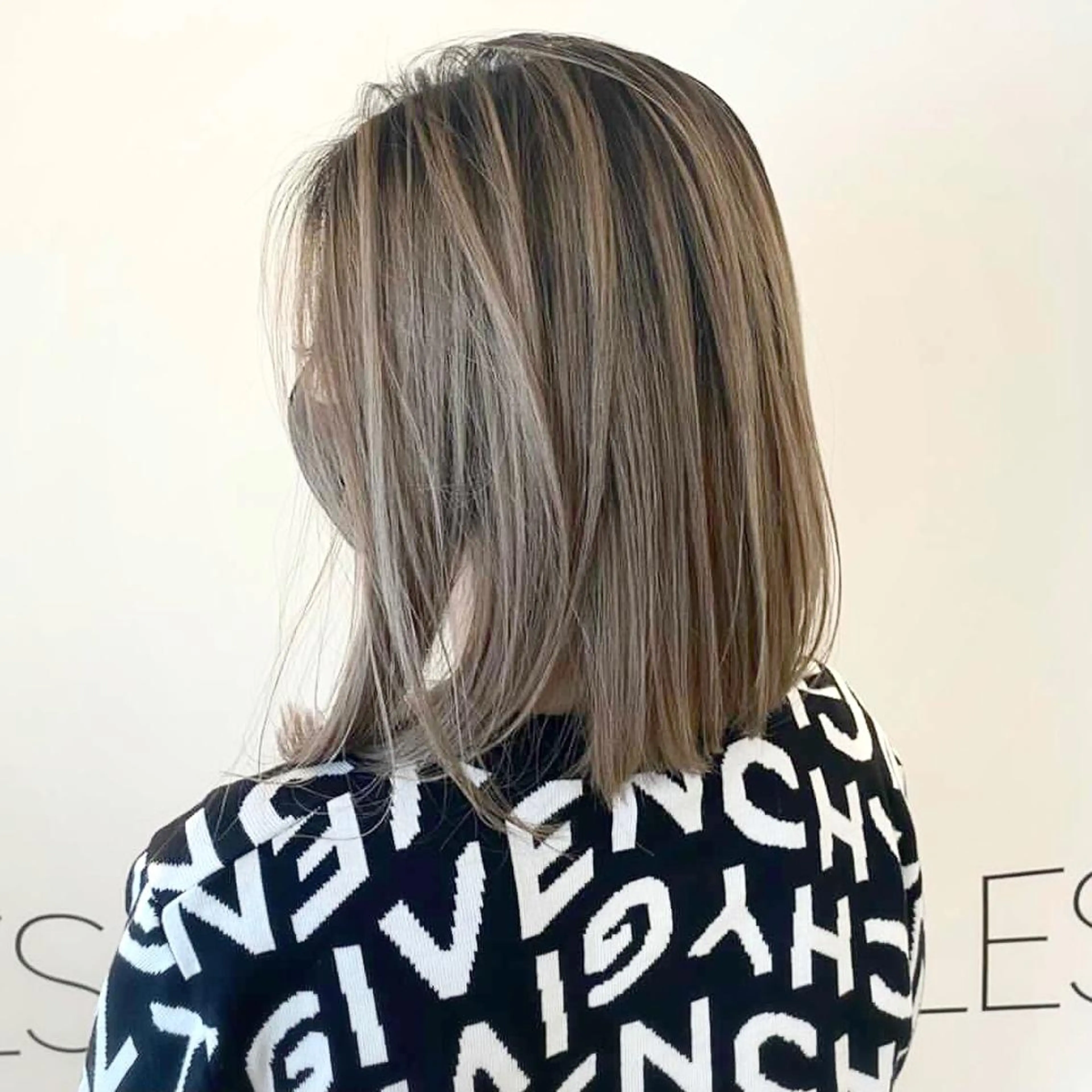 ミディアム カラー ヘアアレンジ バレイヤージュ デザインカラー ハイライトカラー 外国人風カラー ハイライト アンドウ ユウ/ レイヤーカット/韓国のヘアスタイル