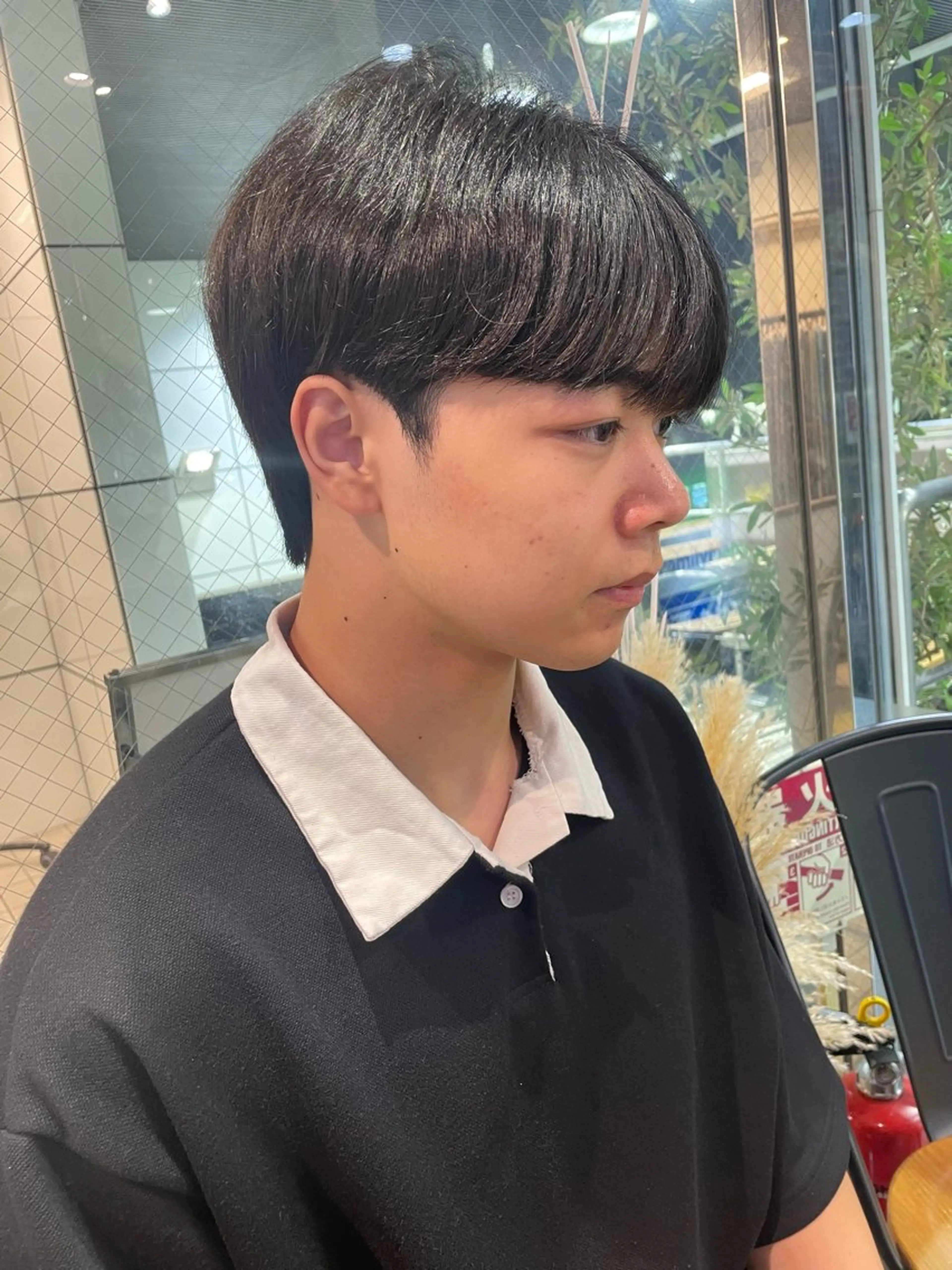 ミディアム メンズ ミディアムパーマ メンズハイトーン メンズパーマ 学生（メンズ向け） 学生 メンズ/ブリーチなし サクラ🌸のヘアスタイル