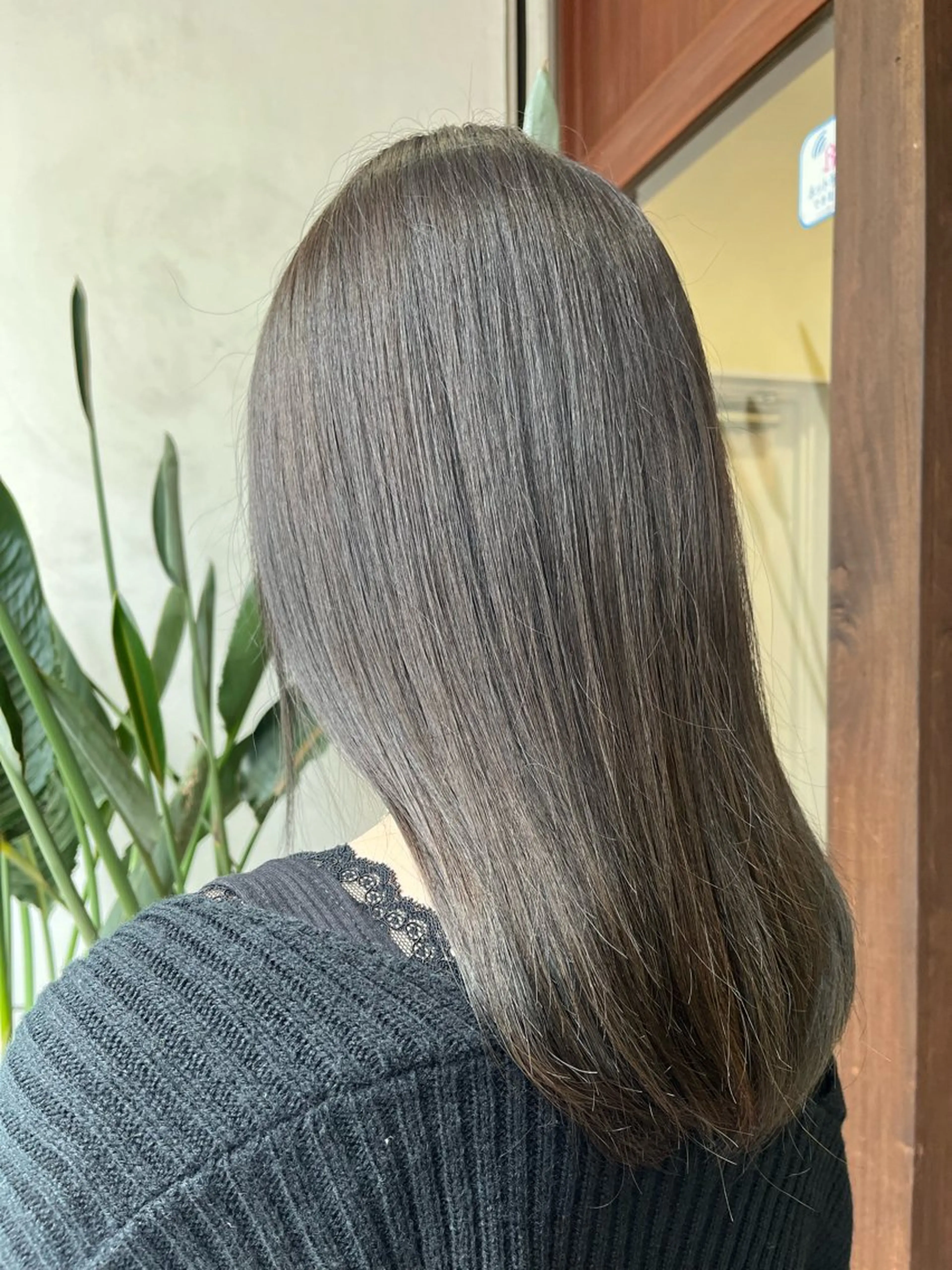 セミロング カラー インナーカラー🩵 角田紗雪のヘアスタイル