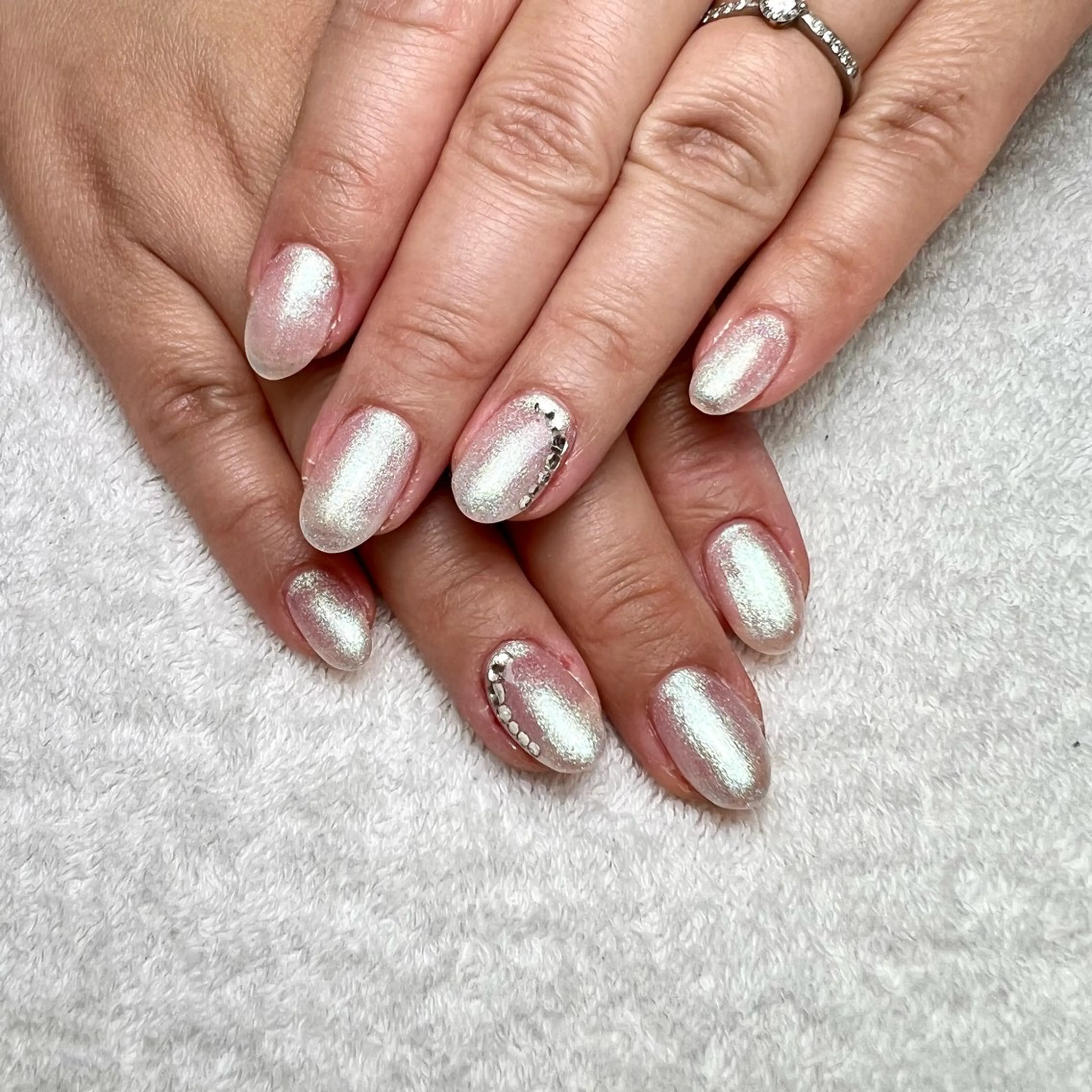 ネイル キラキラネイル ワンカラーネイル ハンドネイル COCO+所属・COCO +のエステ・リラクイメージ