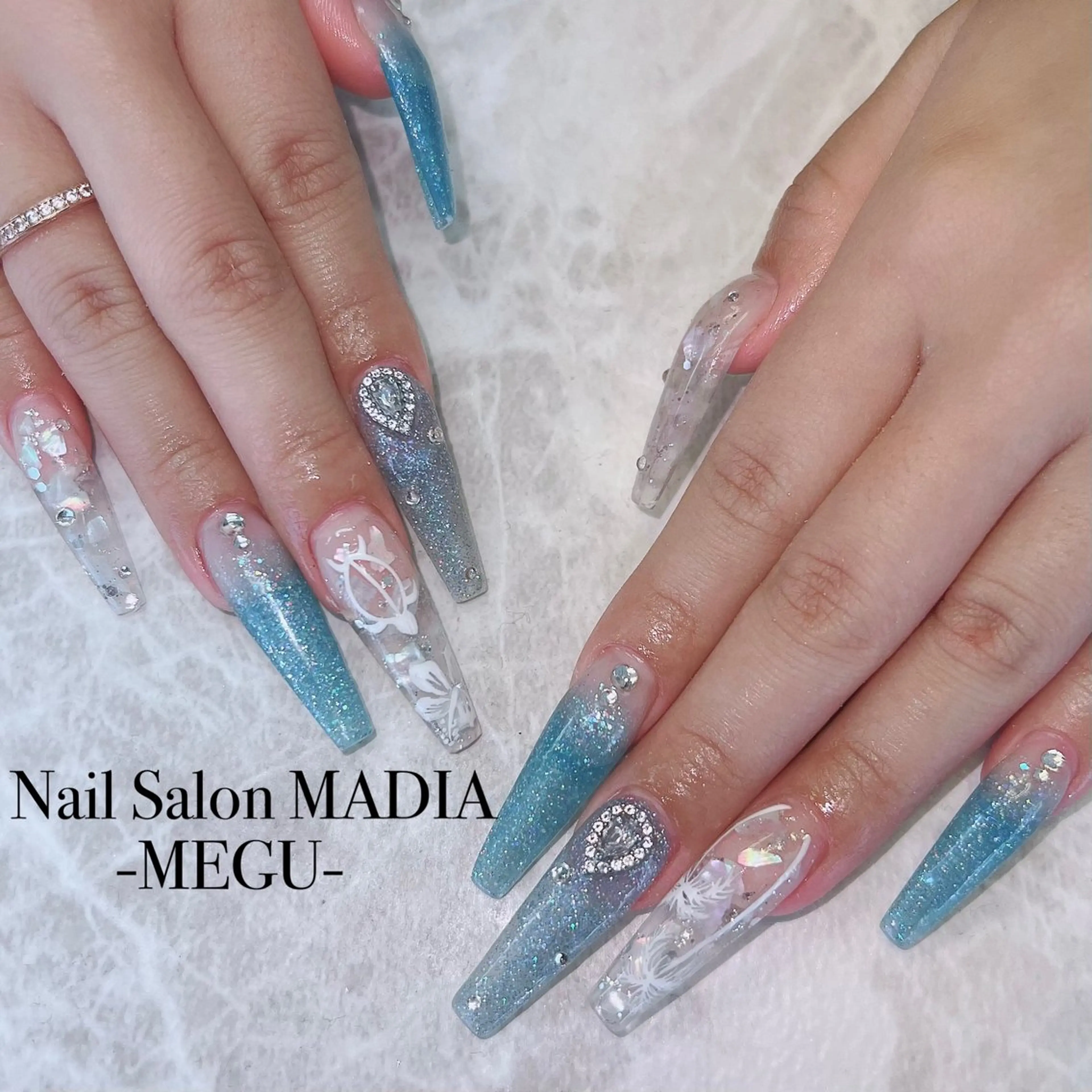 ネイル MADIA藤沢所属・MADIA MEGUのネイルデザイン