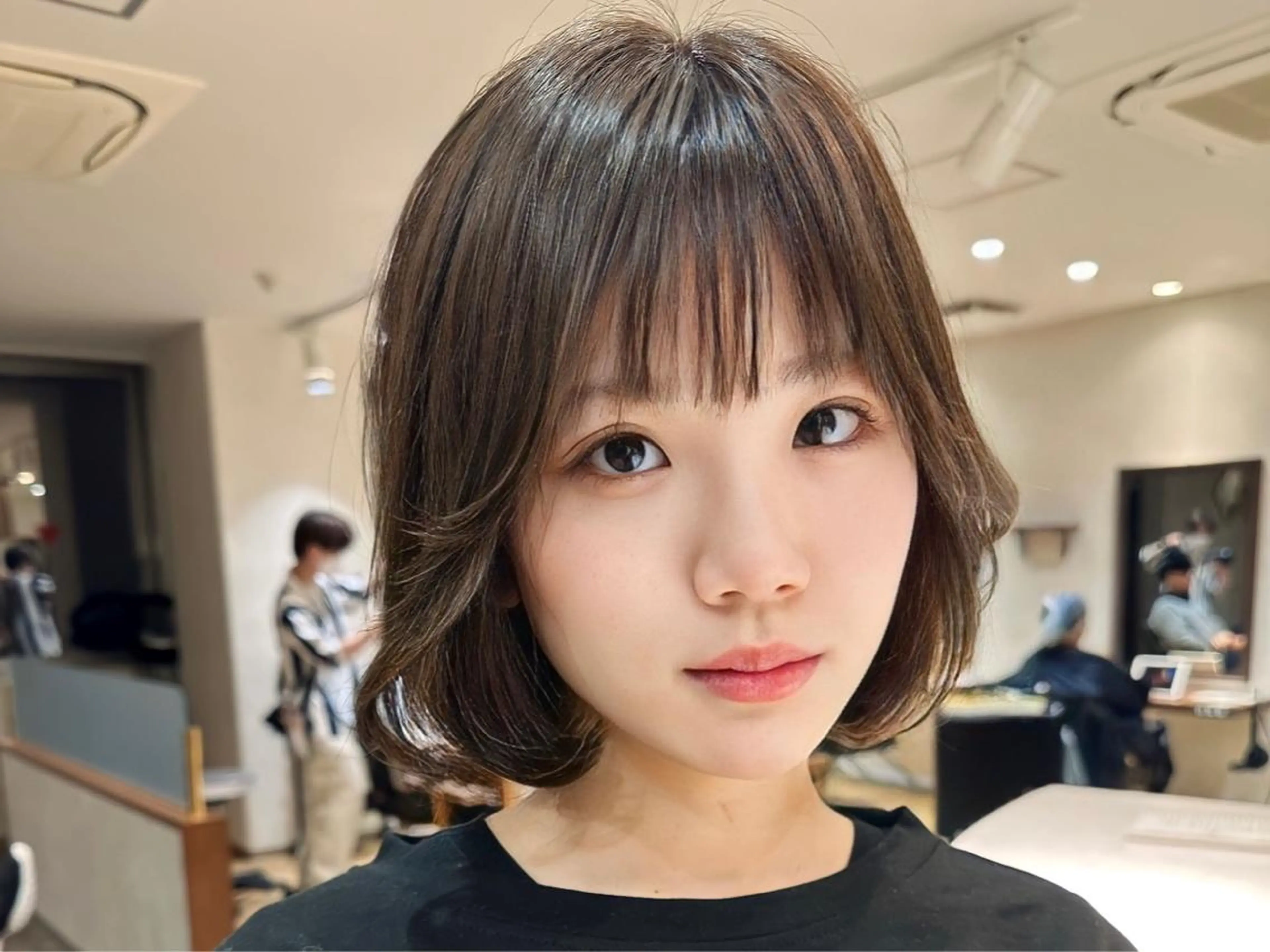 ショート カット ヘアカラー かえ🩶韓国ボブ🎀 透明感カラー🥣のヘアスタイル