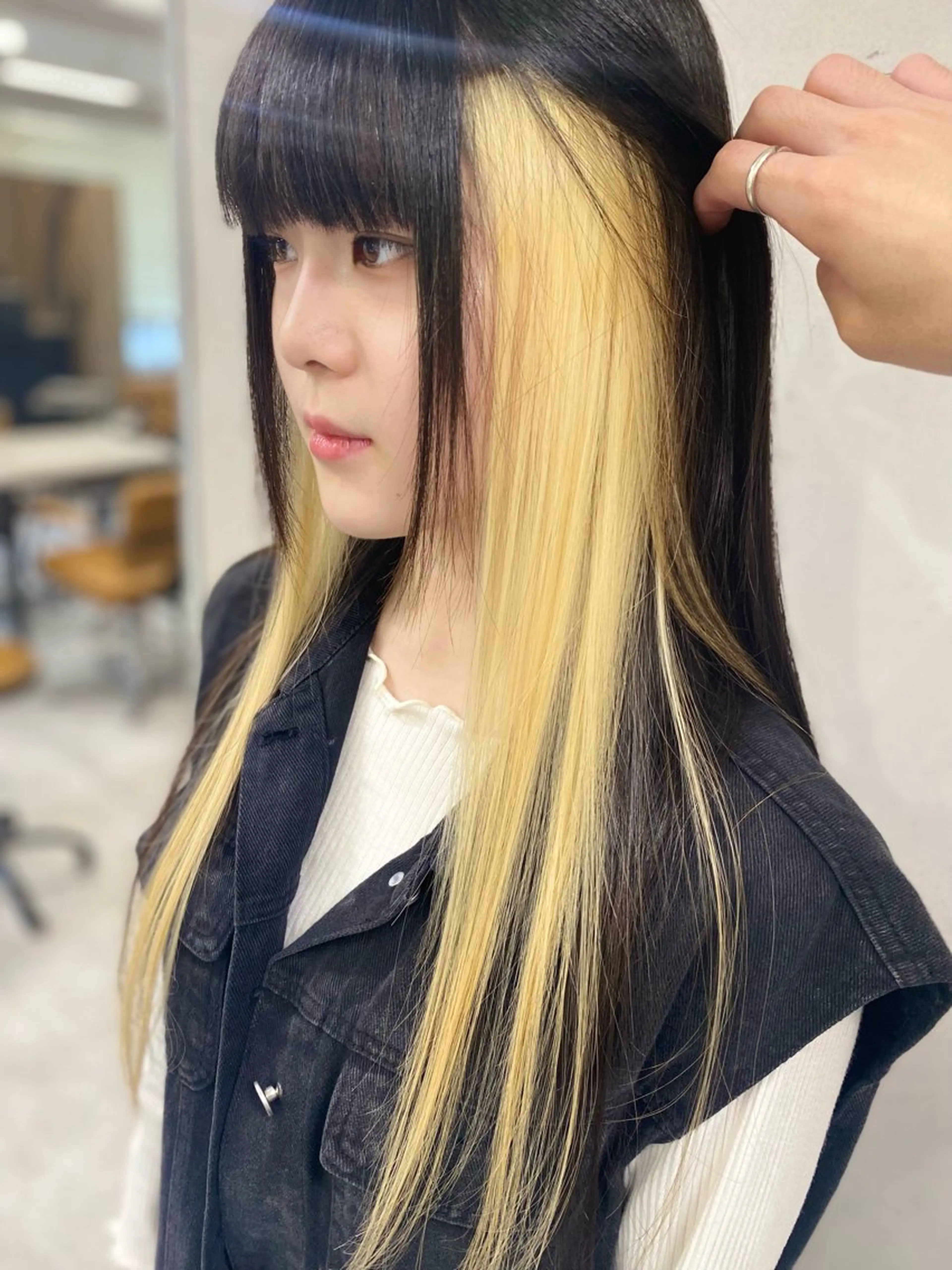 ロング カラー ヘアカラー ond〖オンド〗所属・中目黒インナーカラー ボブ橋本青輝のヘアスタイル