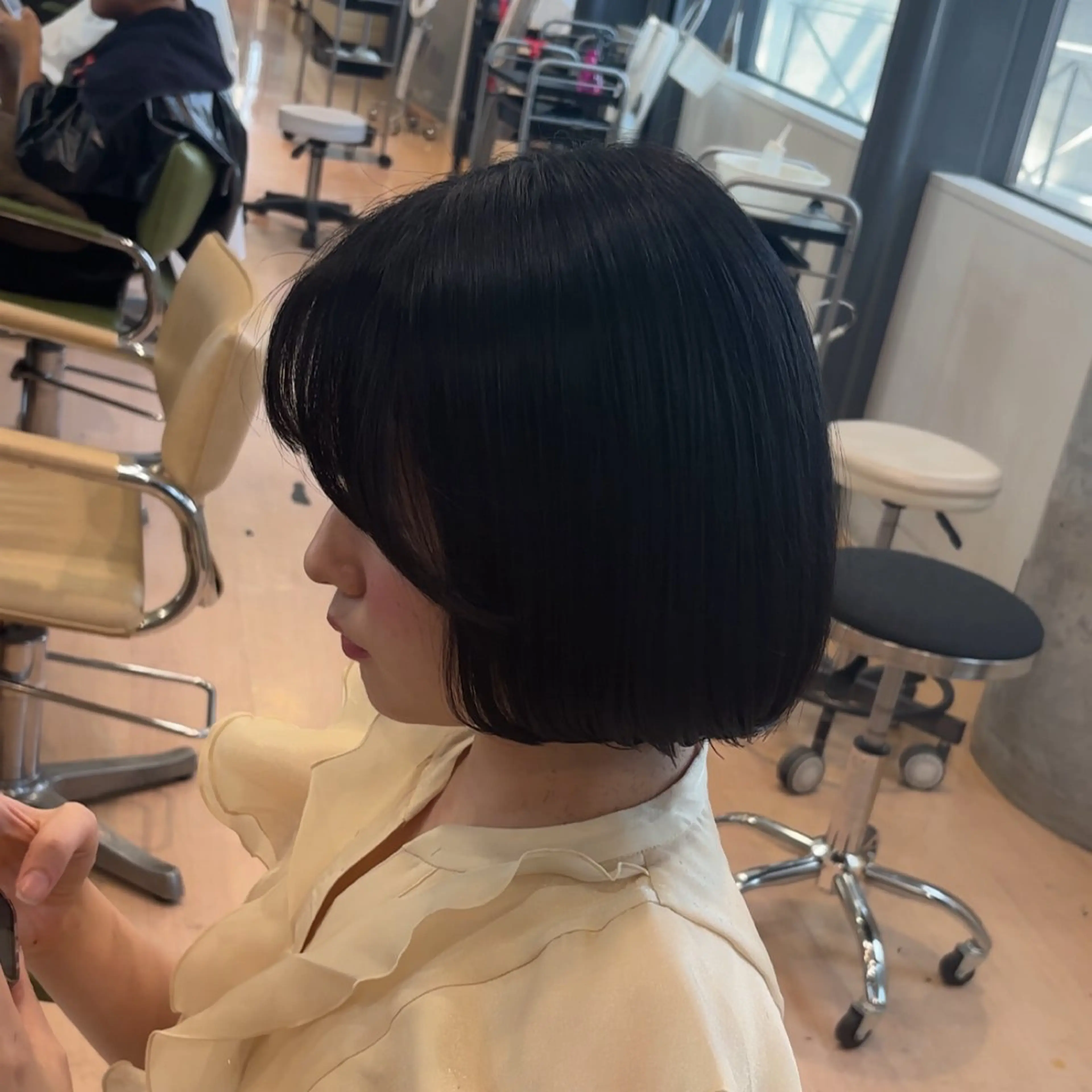 ショート カット aura所属・メンズケアパーマ✨️ ケアブリーチカラーのヘアスタイル