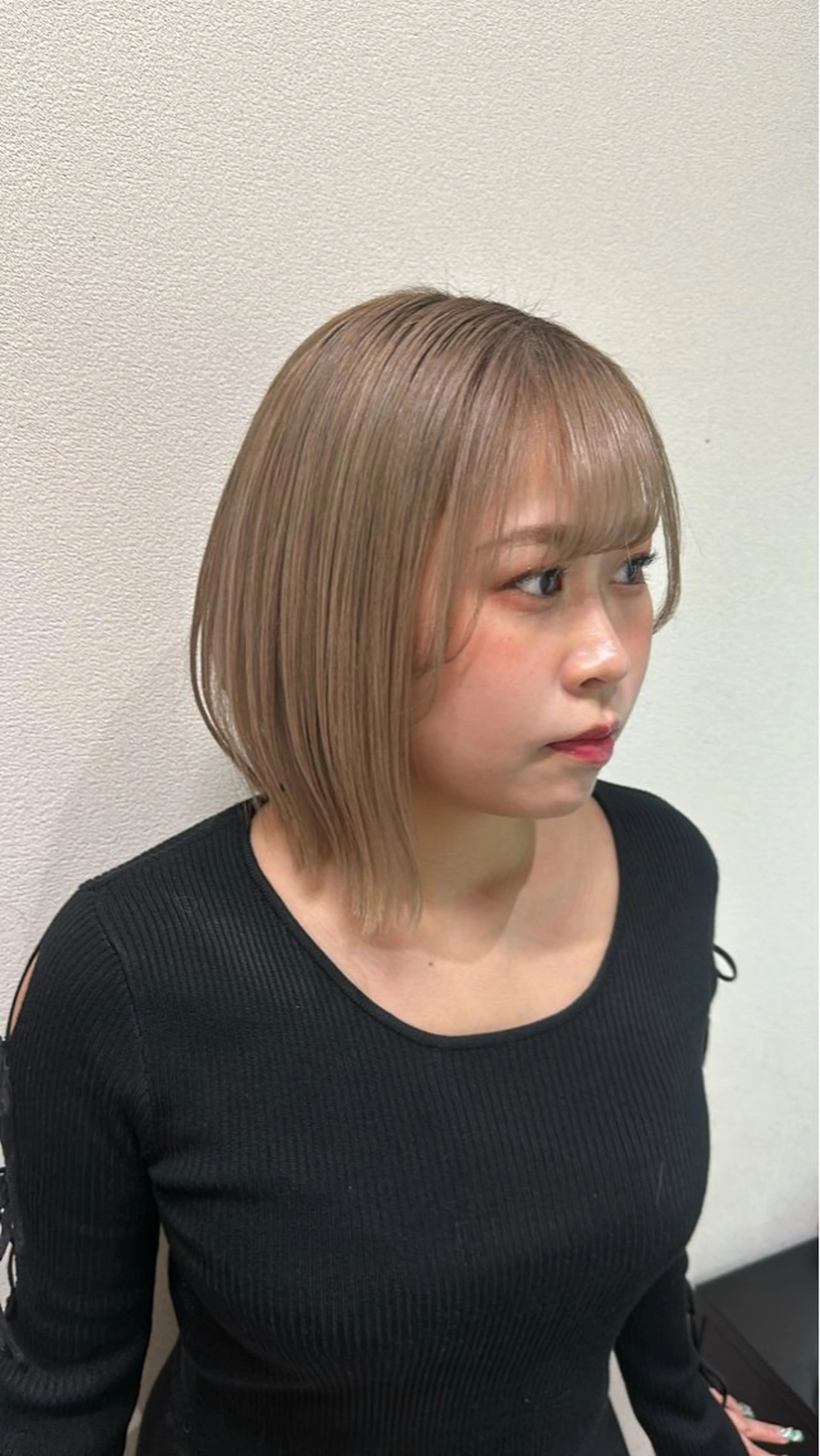 ミディアム 髪質改善 トリートメント ボブ、小顔レイヤー 暖色カラーほのか🍒のヘアスタイル