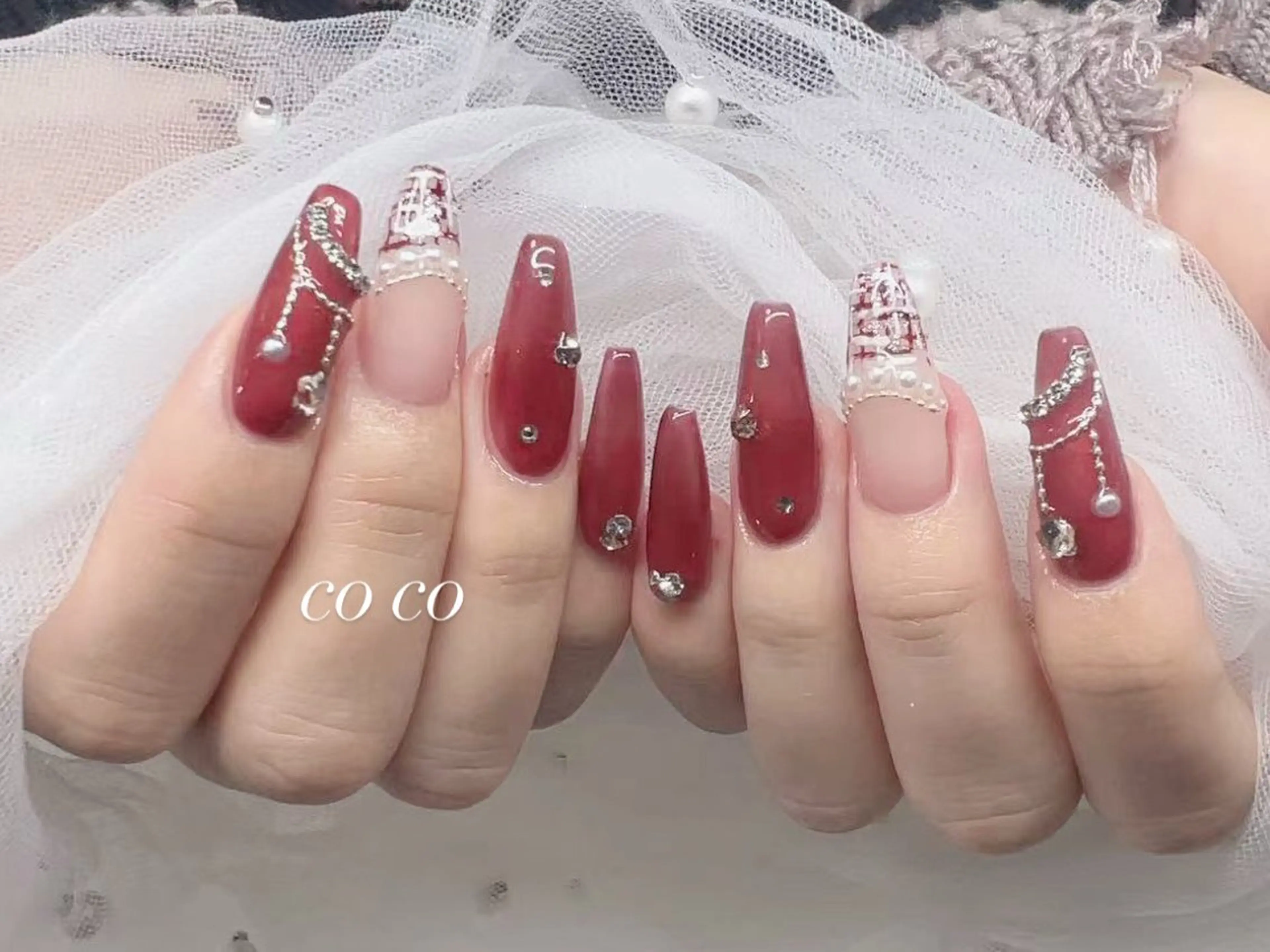 ネイル ボルドー キラキラネイル 冬ネイル クリスマス COCO ネイルのネイルデザイン
